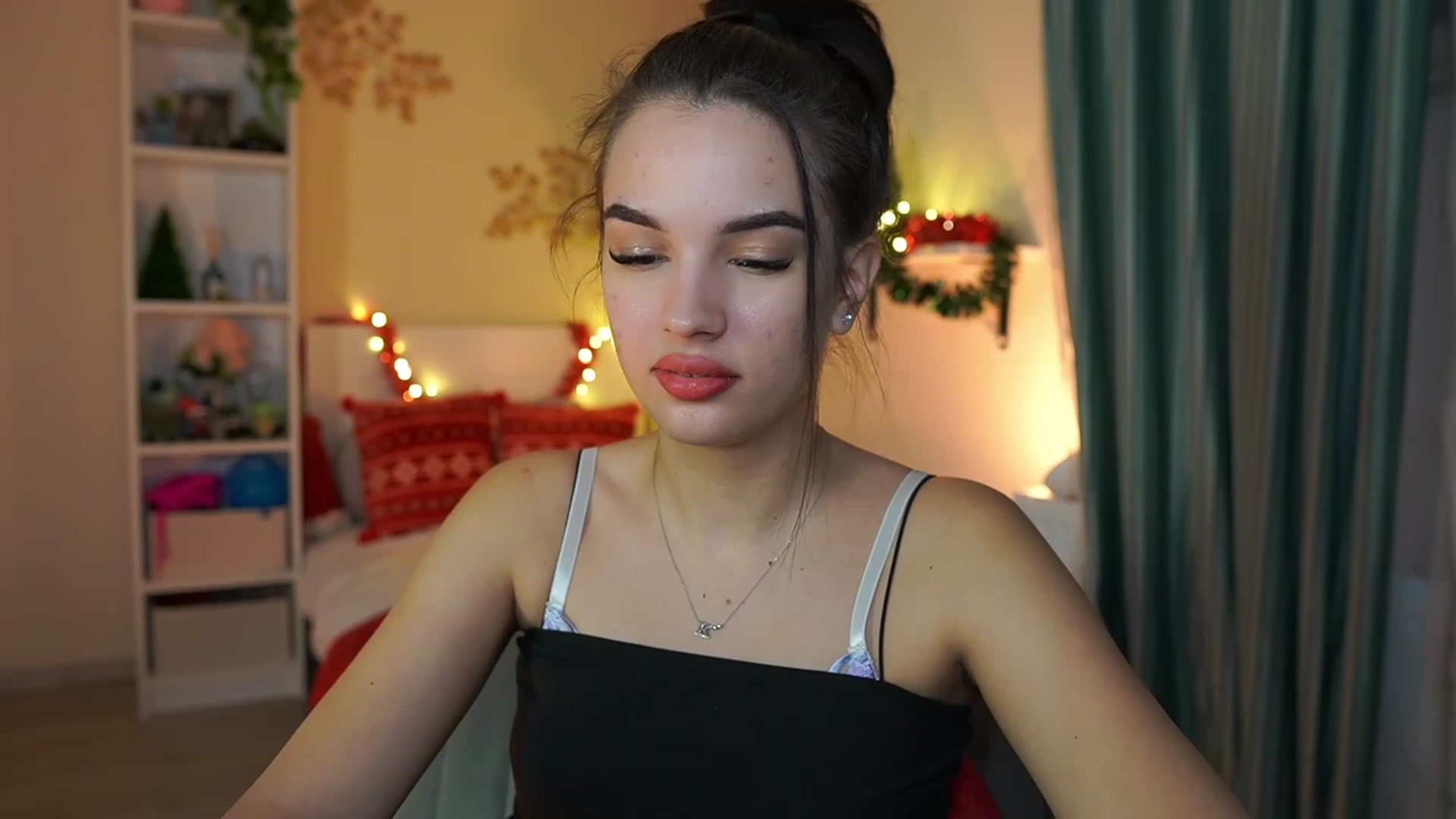 Gallery image thumbnail from Kylie_Quinn's myfreecams stream on, 12/22/2023, 20:04 image 6 of 20
