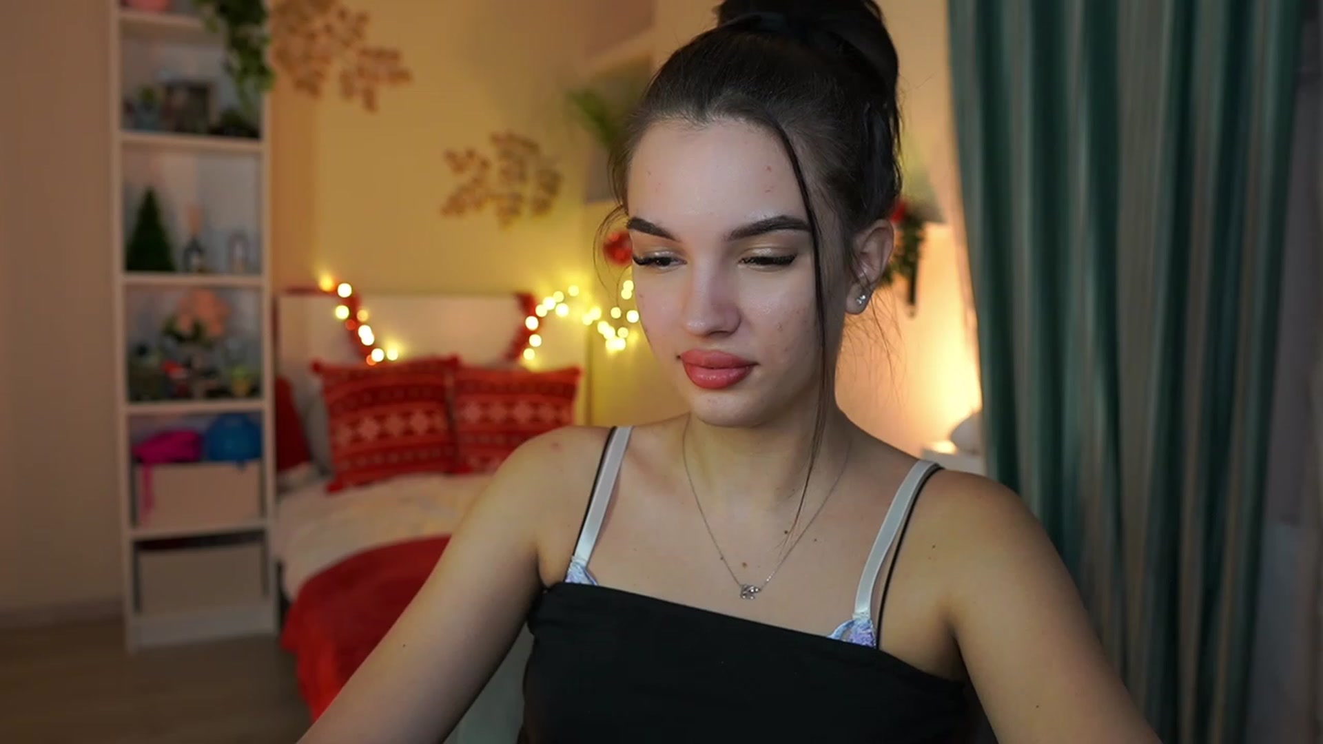 Gallery image thumbnail from Kylie_Quinn's myfreecams stream on, 12/22/2023, 20:04 image 10 of 20
