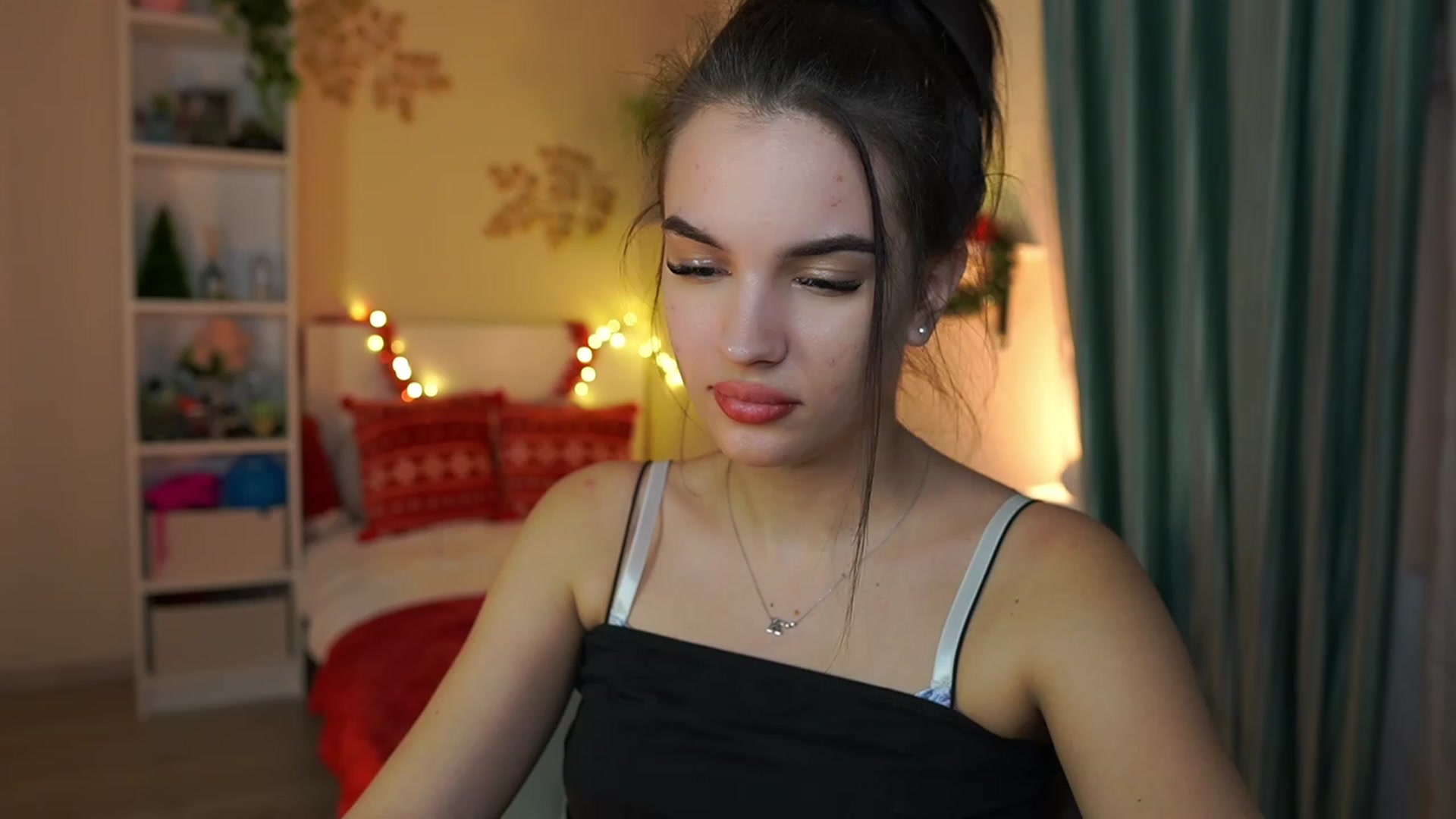 Gallery image thumbnail from Kylie_Quinn's myfreecams stream on, 12/22/2023, 23:42 image 7 of 20
