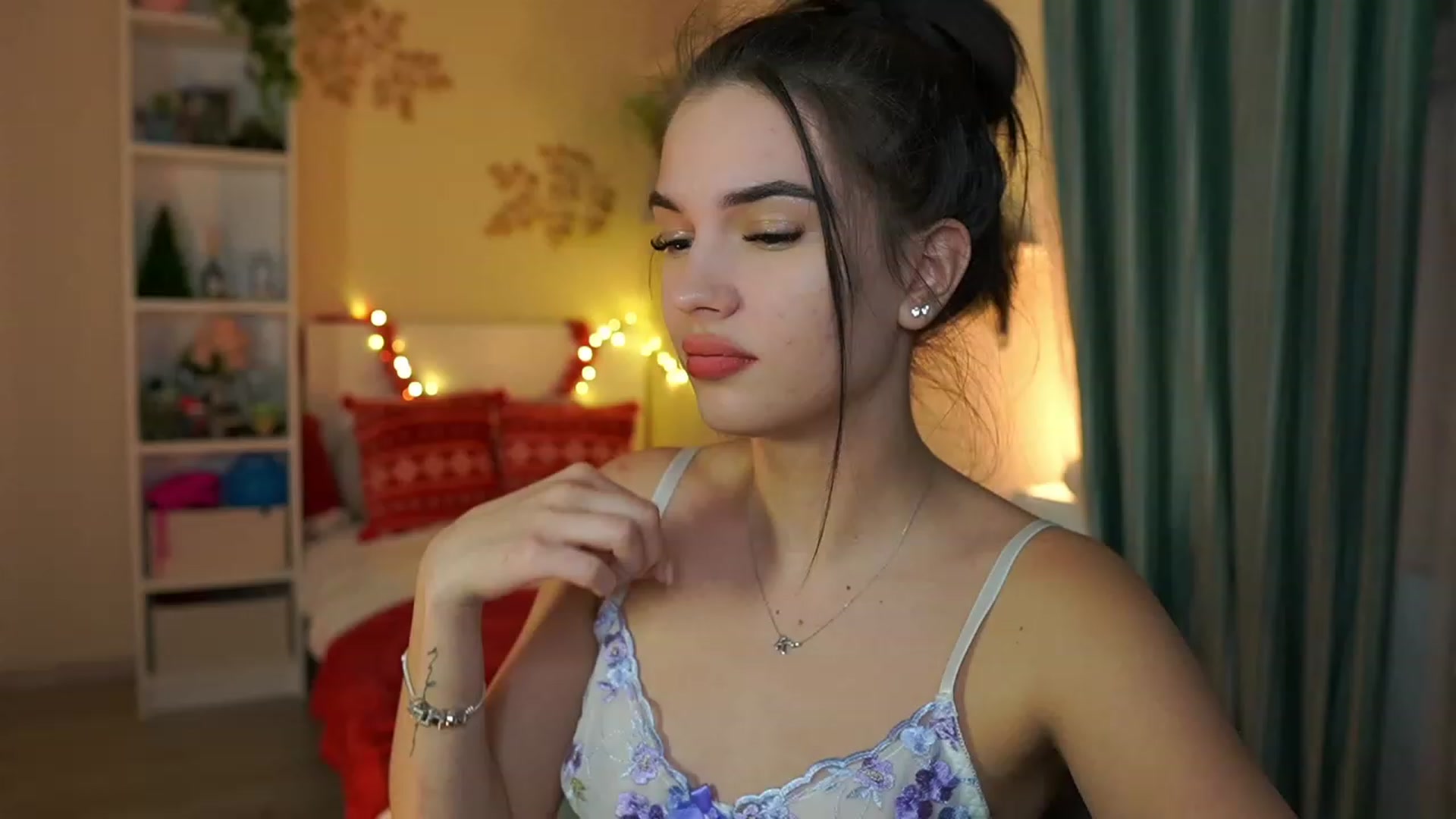 Gallery image thumbnail from Kylie_Quinn's myfreecams stream on, 12/23/2023, 04:23 image 2 of 20