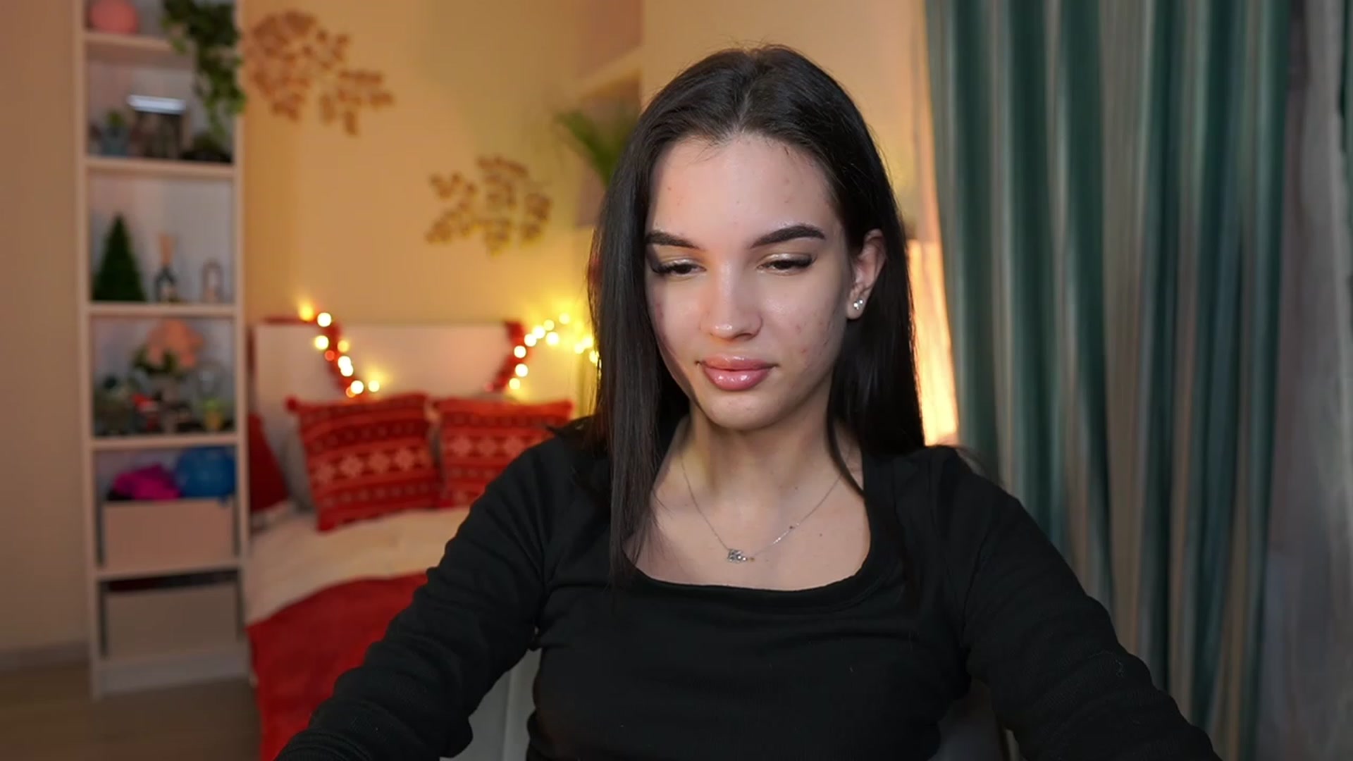 Gallery image thumbnail from Kylie_Quinn's myfreecams stream on, 12/24/2023, 24:06 image 16 of 20