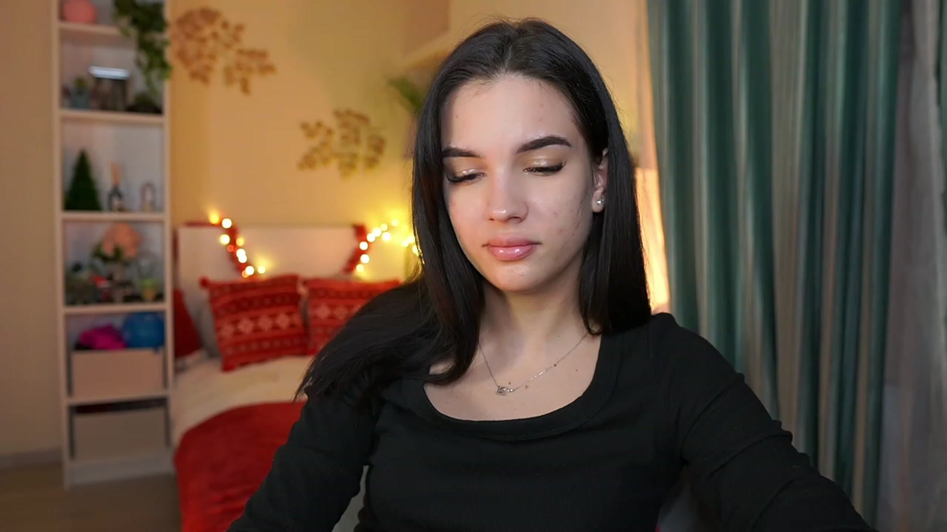 Gallery image thumbnail from Kylie_Quinn's myfreecams stream on, 12/24/2023, 24:06 image 9 of 20