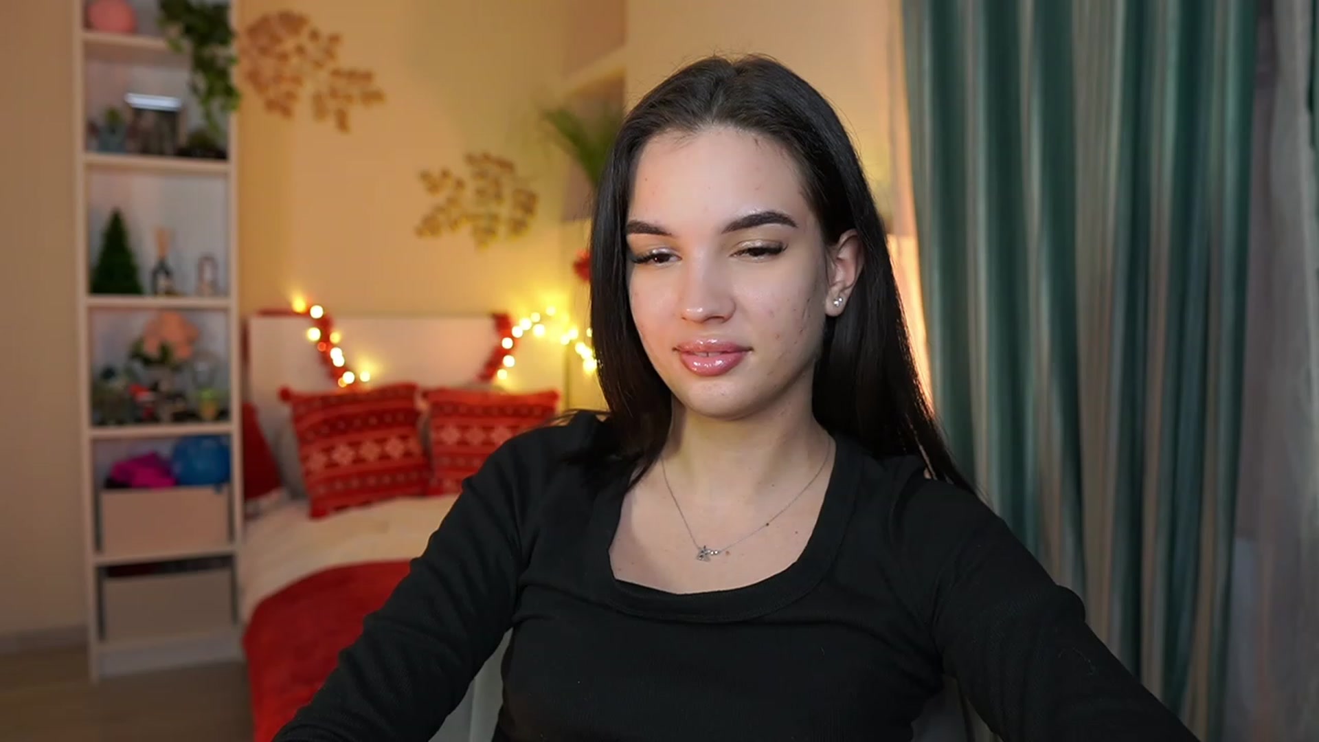 Gallery image thumbnail from Kylie_Quinn's myfreecams stream on, 12/24/2023, 24:06 image 14 of 20