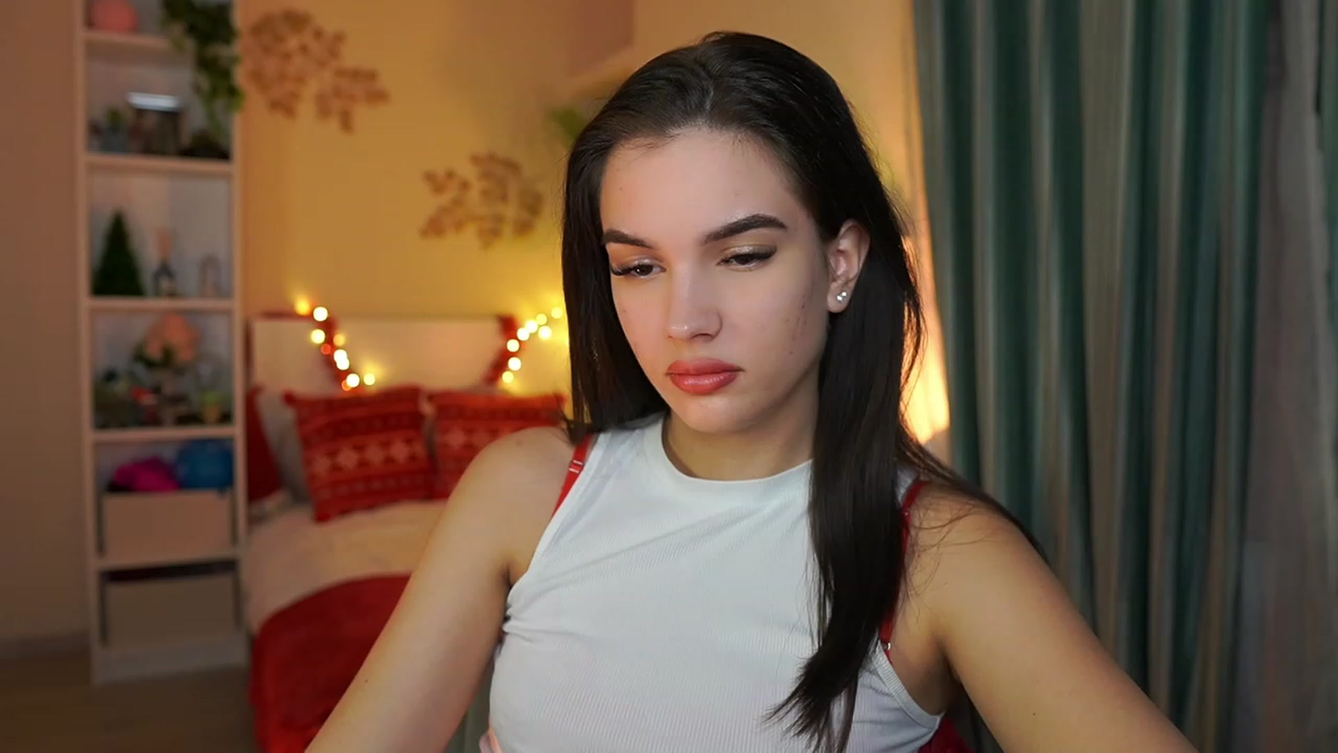 Gallery image thumbnail from Kylie_Quinn's myfreecams stream on, 12/26/2023, 19:40 image 16 of 20