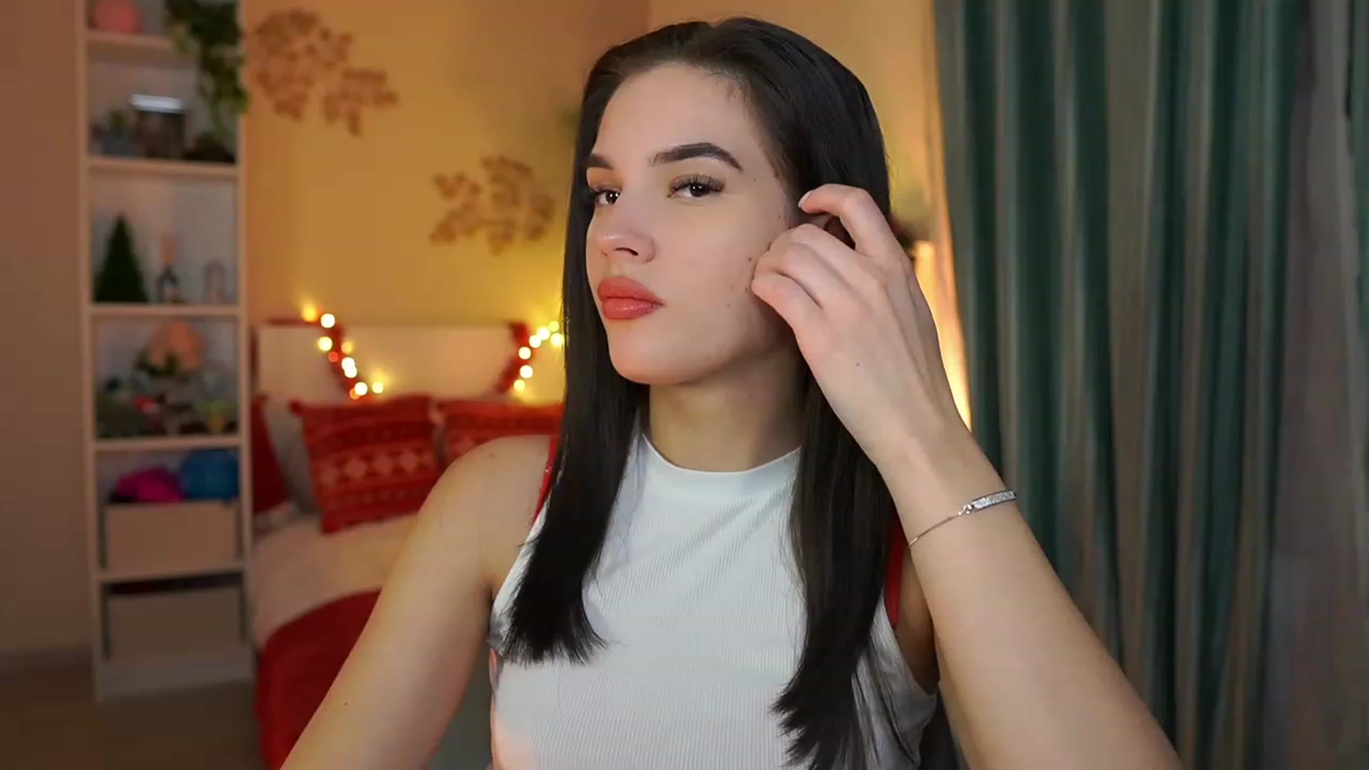 Gallery image thumbnail from Kylie_Quinn's myfreecams stream on, 12/26/2023, 19:40 image 1 of 20