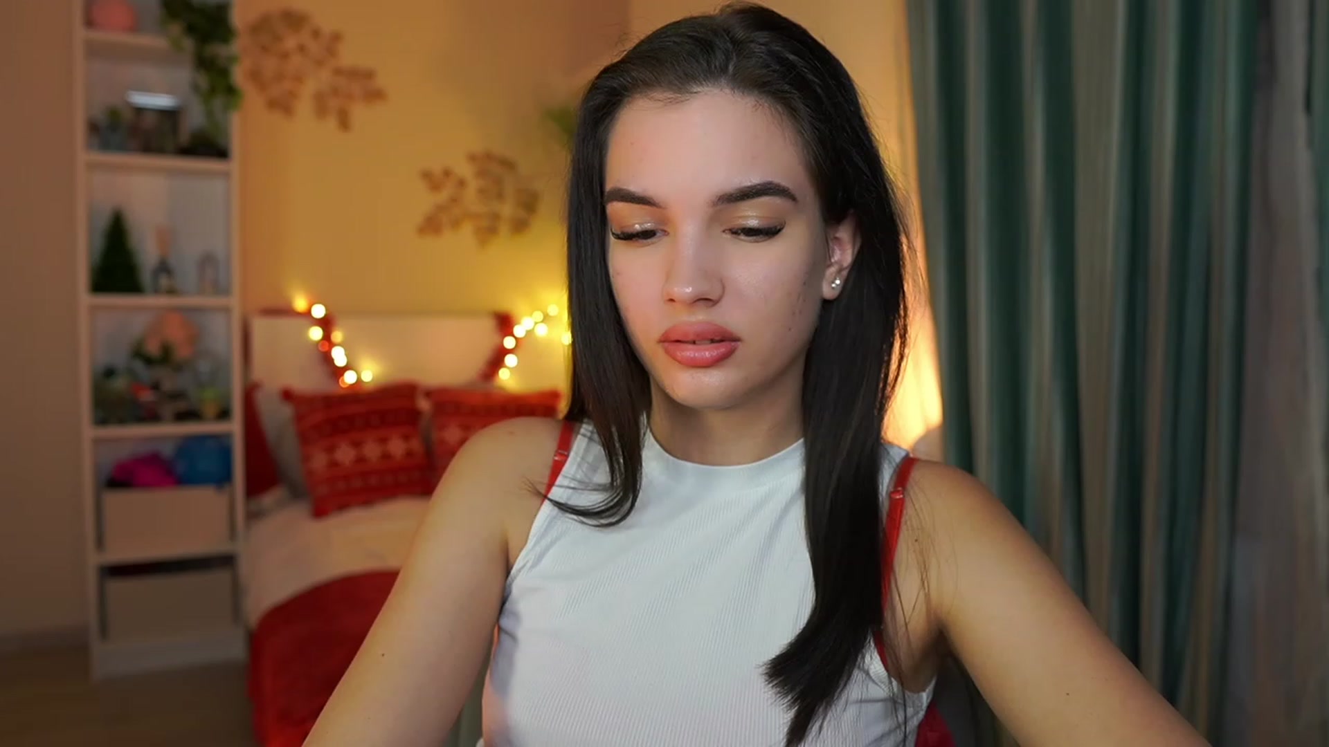 Gallery image thumbnail from Kylie_Quinn's myfreecams stream on, 12/26/2023, 21:02 image 12 of 20