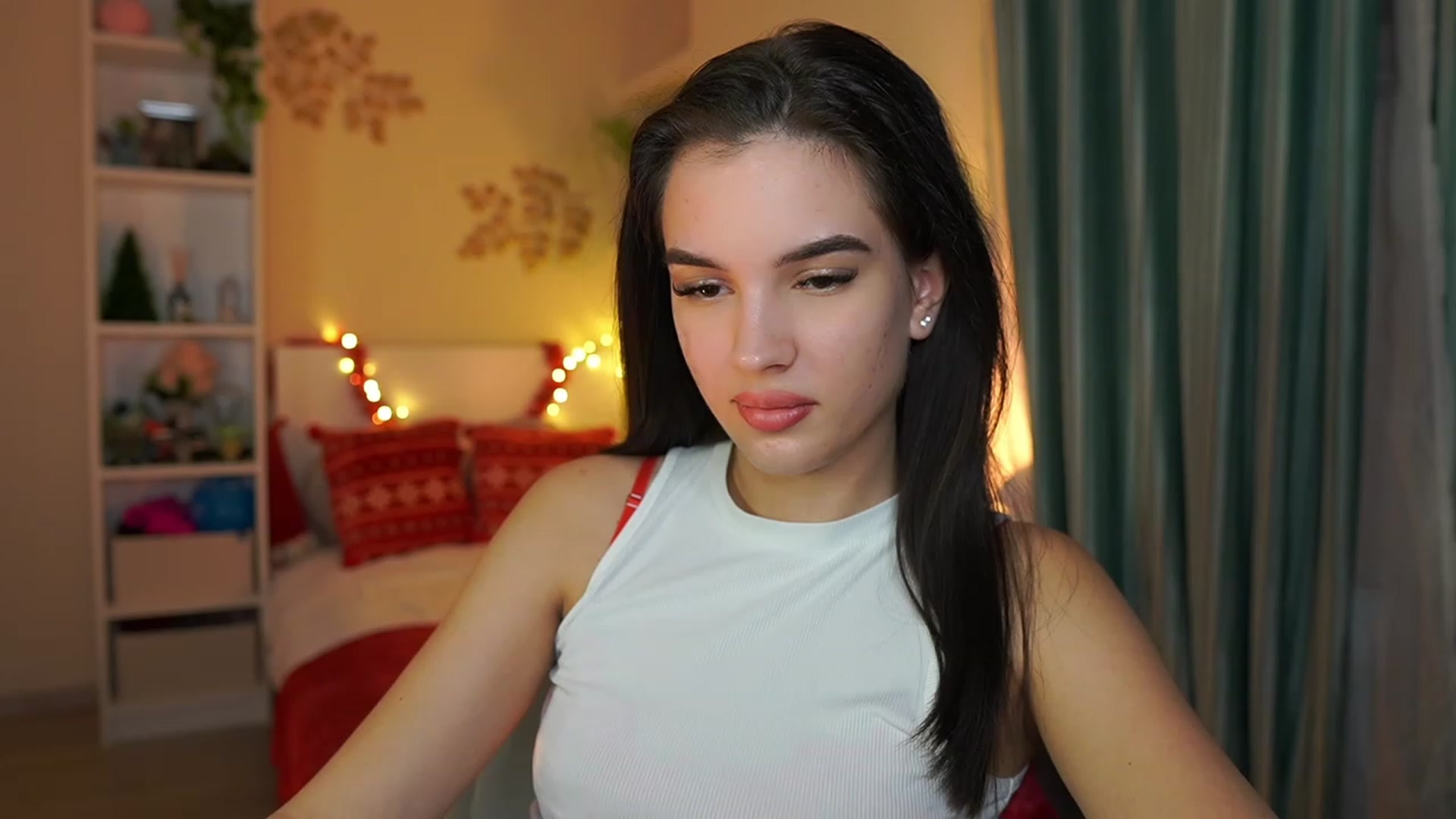 Gallery image thumbnail from Kylie_Quinn's myfreecams stream on, 12/26/2023, 21:02 image 16 of 20