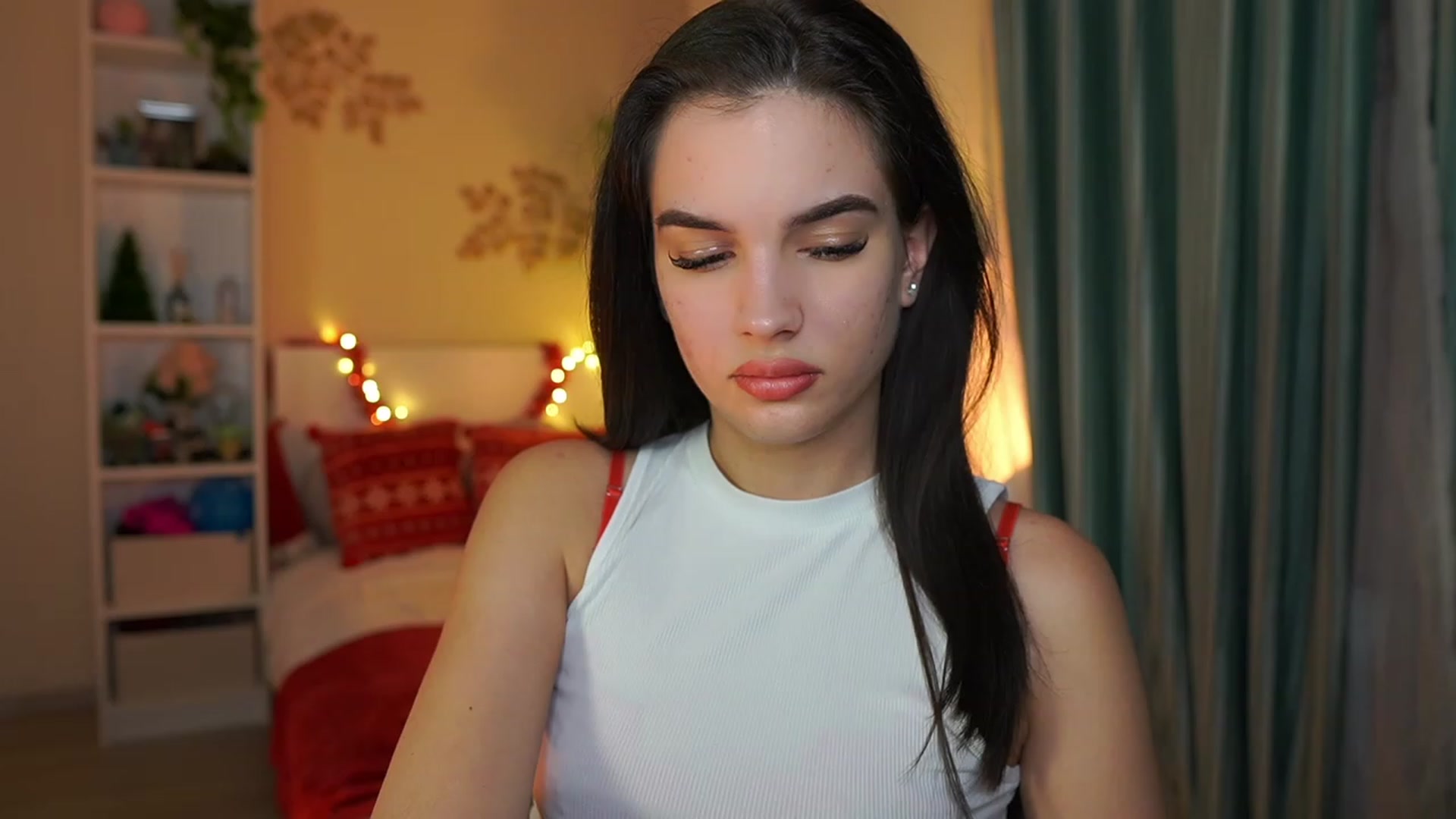 Gallery image thumbnail from Kylie_Quinn's myfreecams stream on, 12/26/2023, 21:02 image 8 of 20