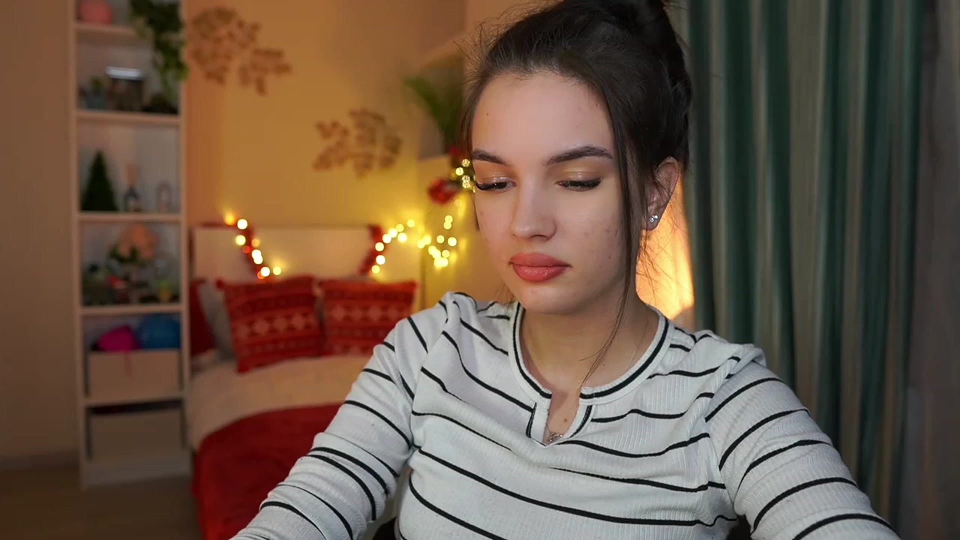 Gallery image thumbnail from Kylie_Quinn's myfreecams stream on, 12/27/2023, 20:58 image 13 of 20