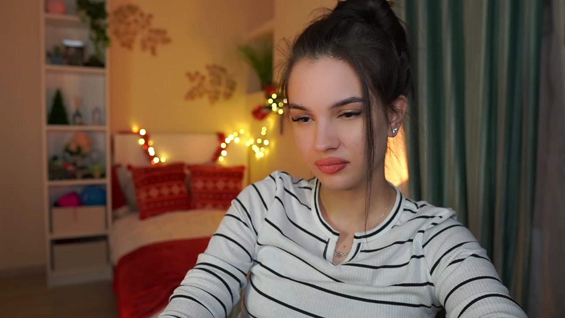 Gallery image thumbnail from Kylie_Quinn's myfreecams stream on, 12/27/2023, 20:58 image 4 of 20