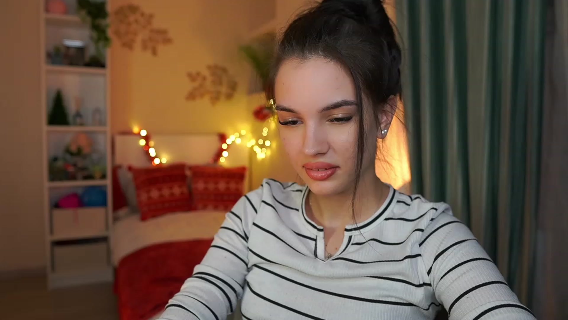 Gallery image thumbnail from Kylie_Quinn's myfreecams stream on, 12/27/2023, 20:58 image 19 of 20