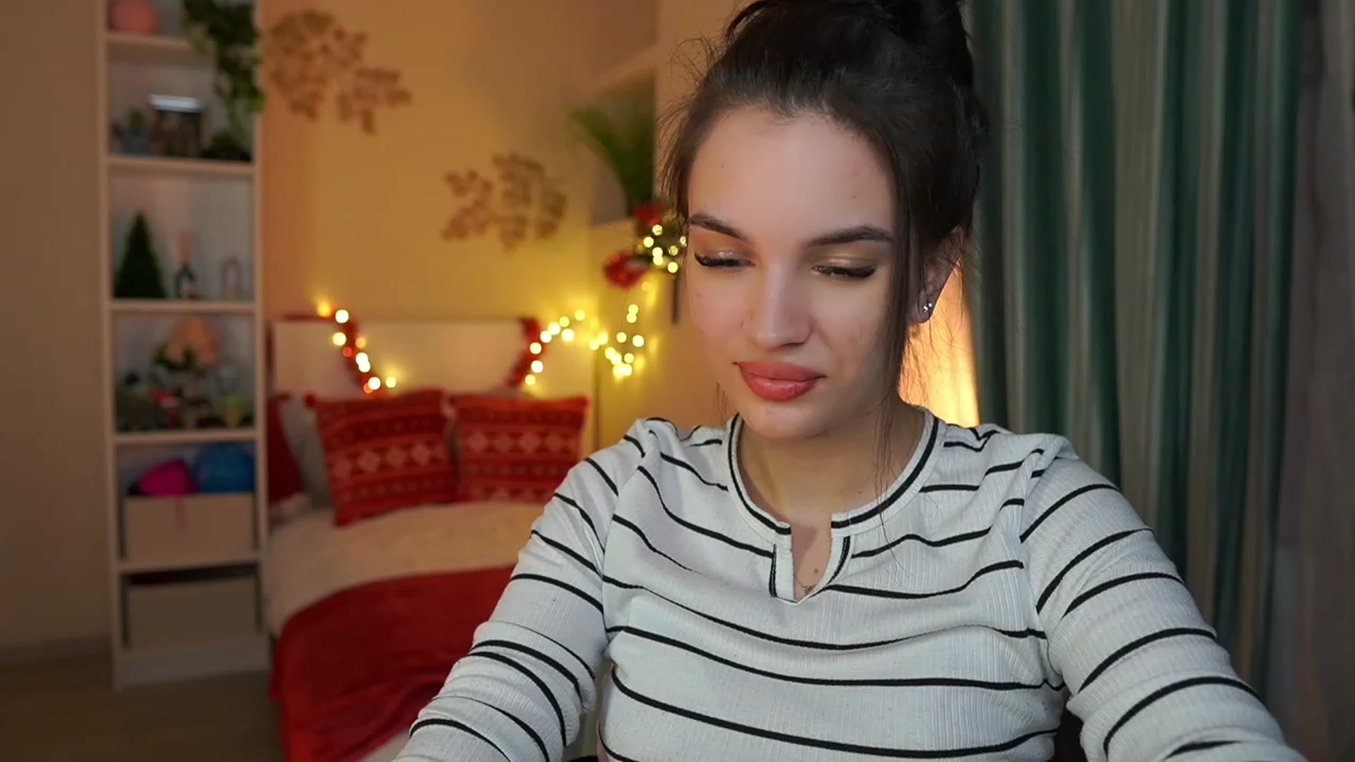 Gallery image thumbnail from Kylie_Quinn's myfreecams stream on, 12/27/2023, 20:58 image 8 of 20