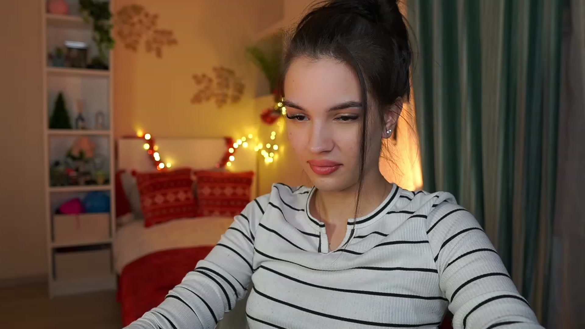 Gallery image thumbnail from Kylie_Quinn's myfreecams stream on, 12/27/2023, 20:58 image 17 of 20