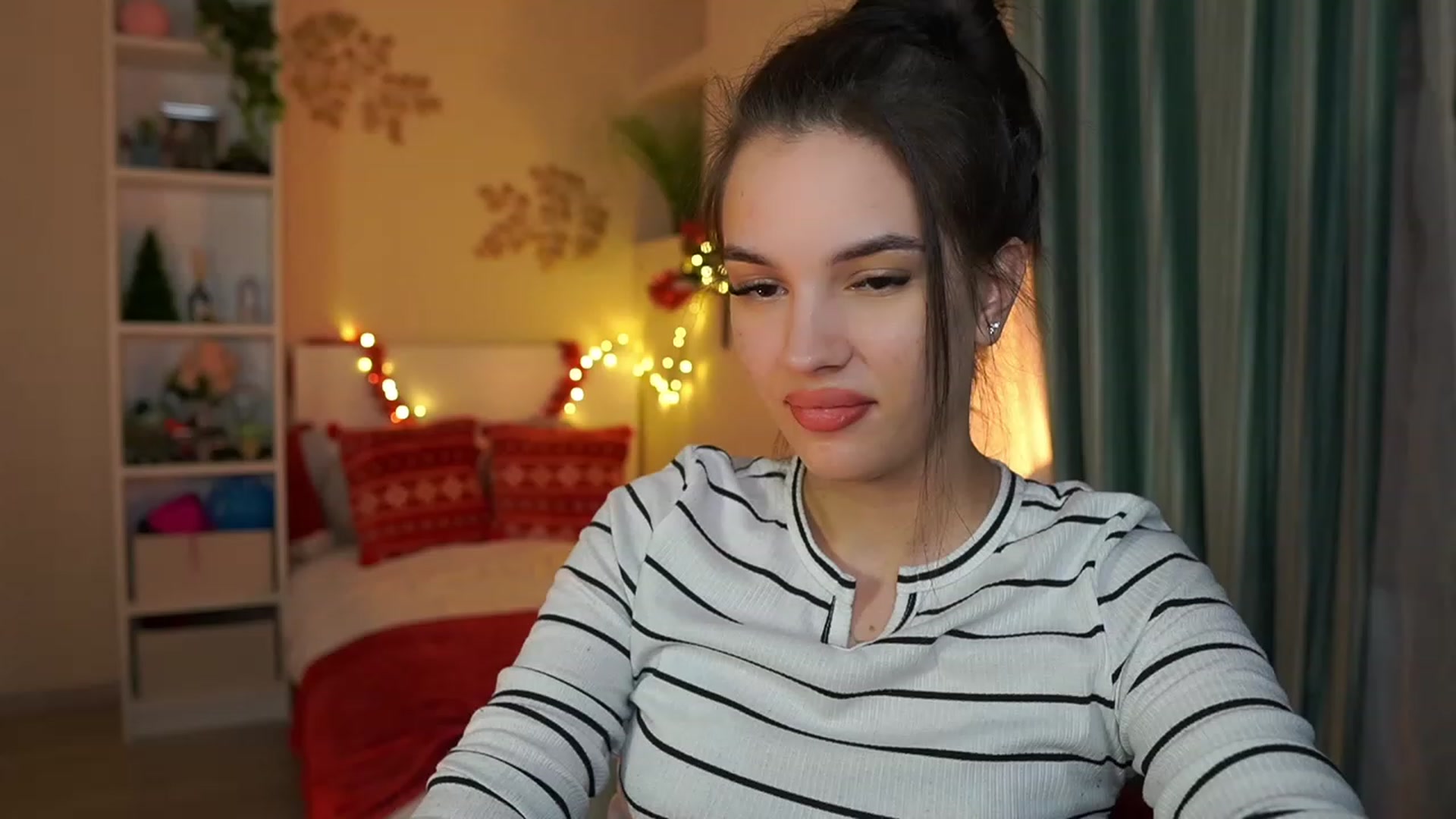 Gallery image thumbnail from Kylie_Quinn's myfreecams stream on, 12/27/2023, 20:58 image 10 of 20