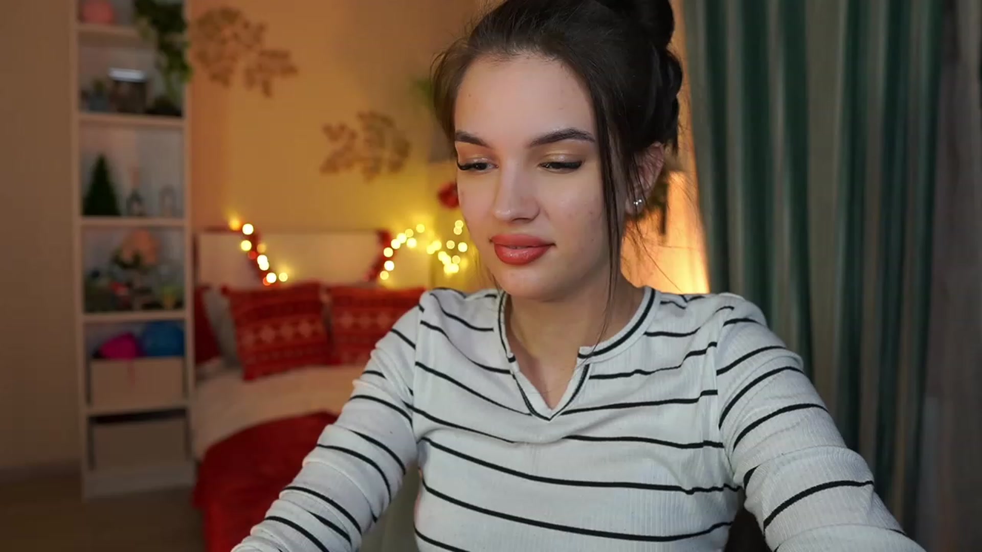 Gallery image thumbnail from Kylie_Quinn's myfreecams stream on, 12/27/2023, 22:40 image 7 of 20