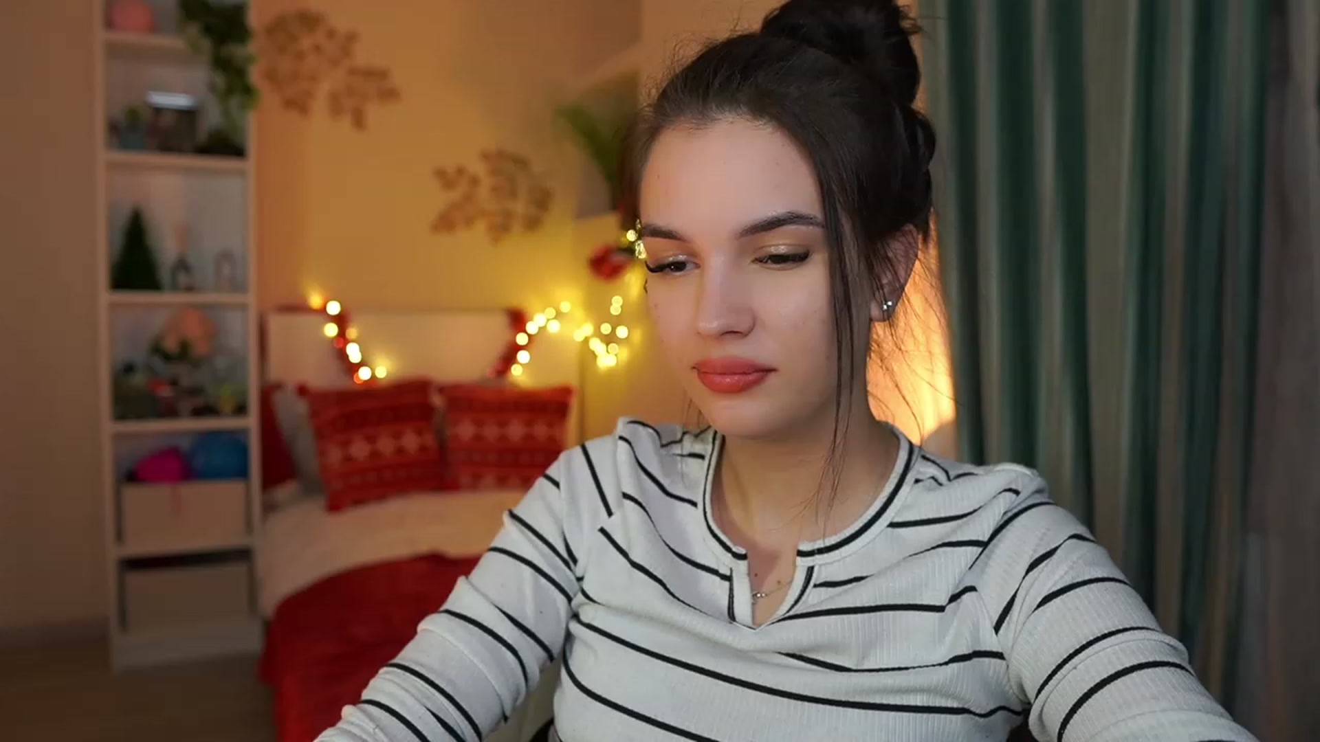 Gallery image thumbnail from Kylie_Quinn's myfreecams stream on, 12/27/2023, 22:40 image 5 of 20