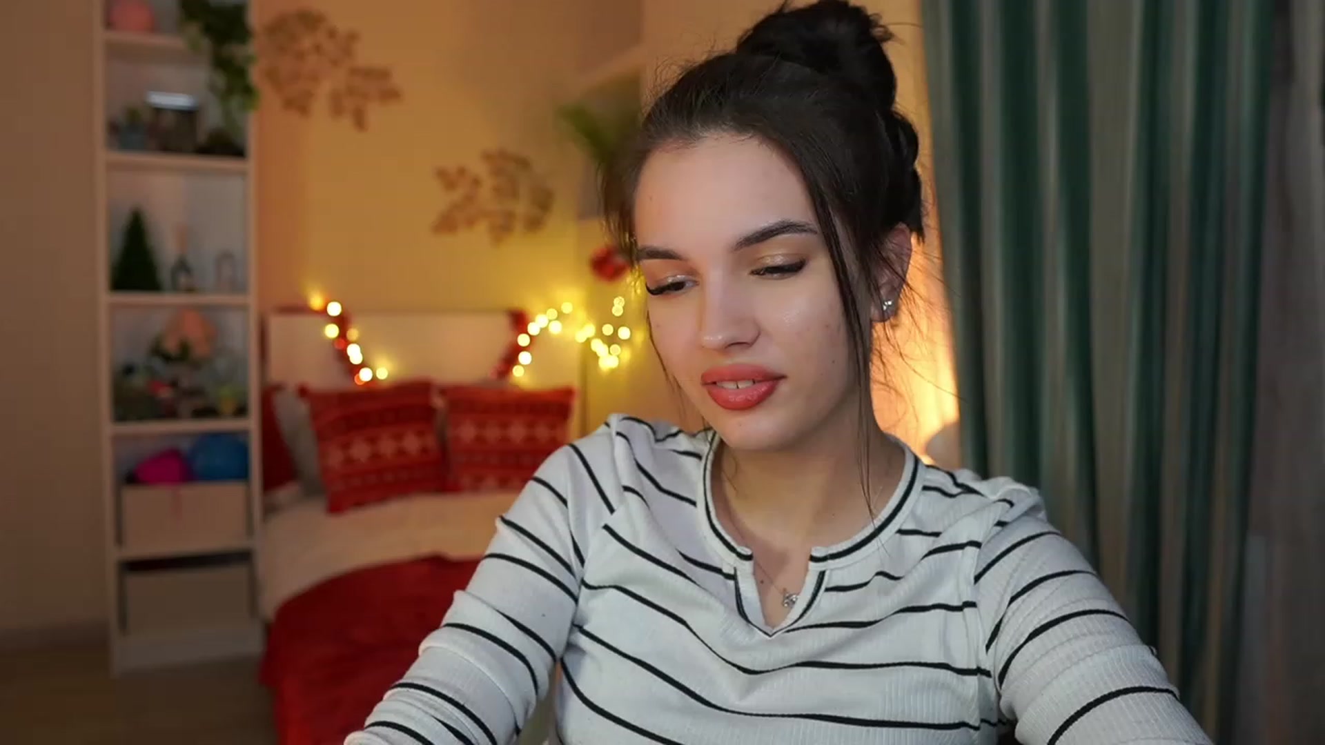 Gallery image thumbnail from Kylie_Quinn's myfreecams stream on, 12/27/2023, 22:40 image 10 of 20