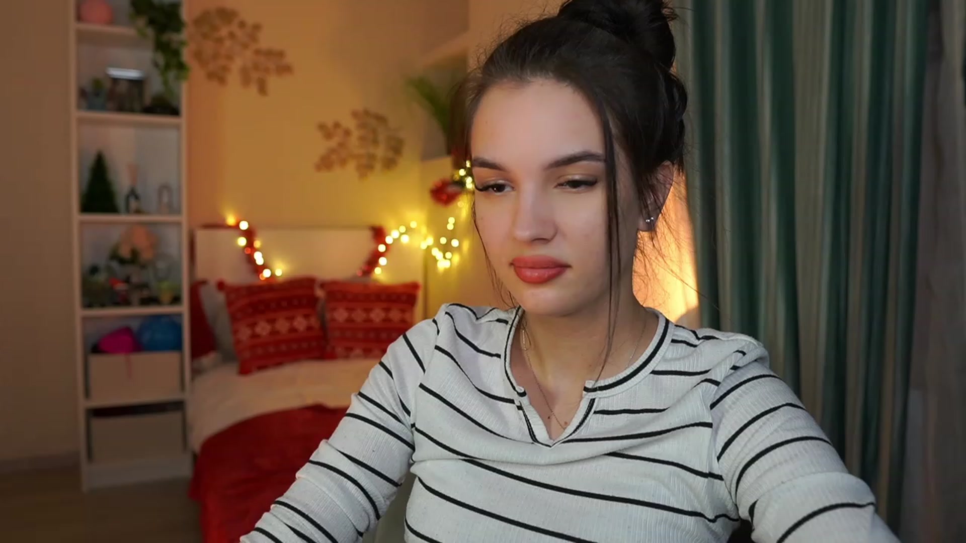 Gallery image thumbnail from Kylie_Quinn's myfreecams stream on, 12/27/2023, 22:40 image 8 of 20