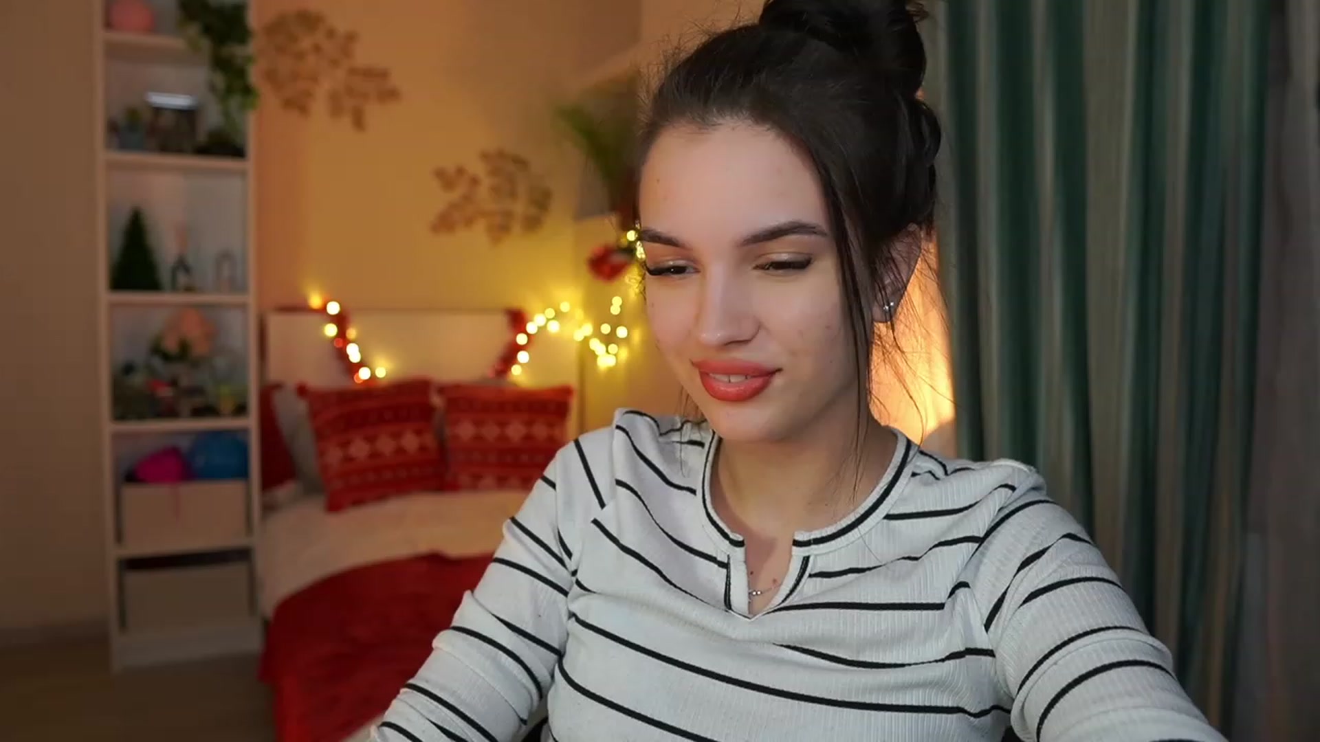 Gallery image thumbnail from Kylie_Quinn's myfreecams stream on, 12/27/2023, 22:40 image 3 of 20