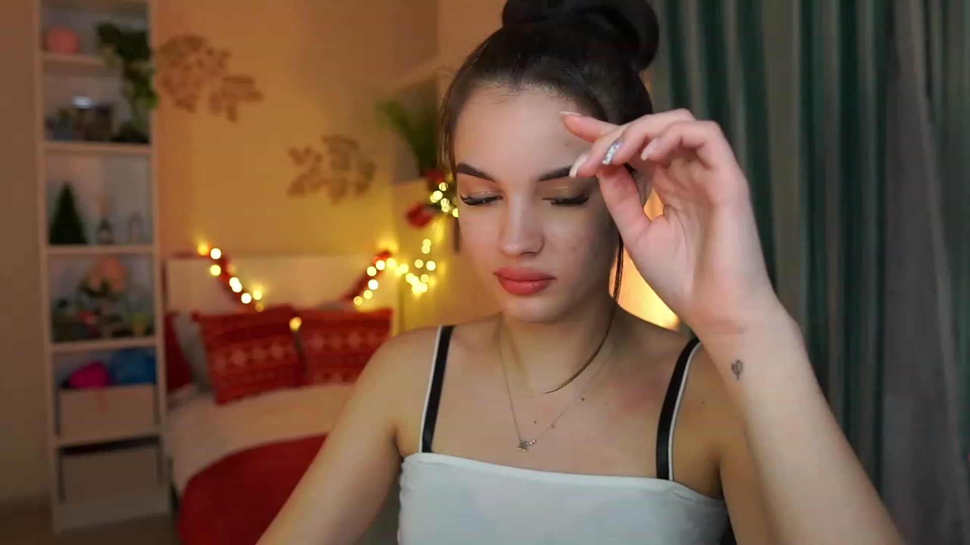 Gallery image thumbnail from Kylie_Quinn's myfreecams stream on, 12/29/2023, 20:10 image 17 of 20