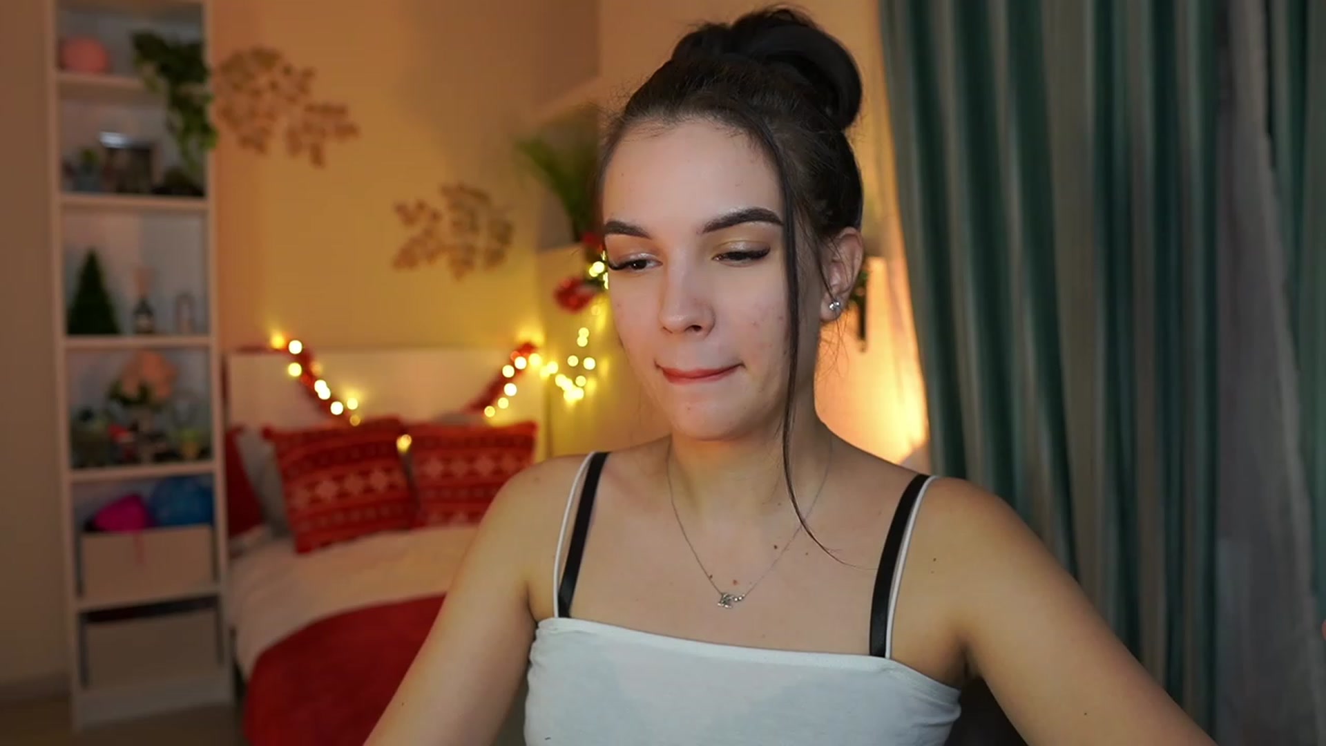 Gallery image thumbnail from Kylie_Quinn's myfreecams stream on, 12/29/2023, 20:10 image 3 of 20