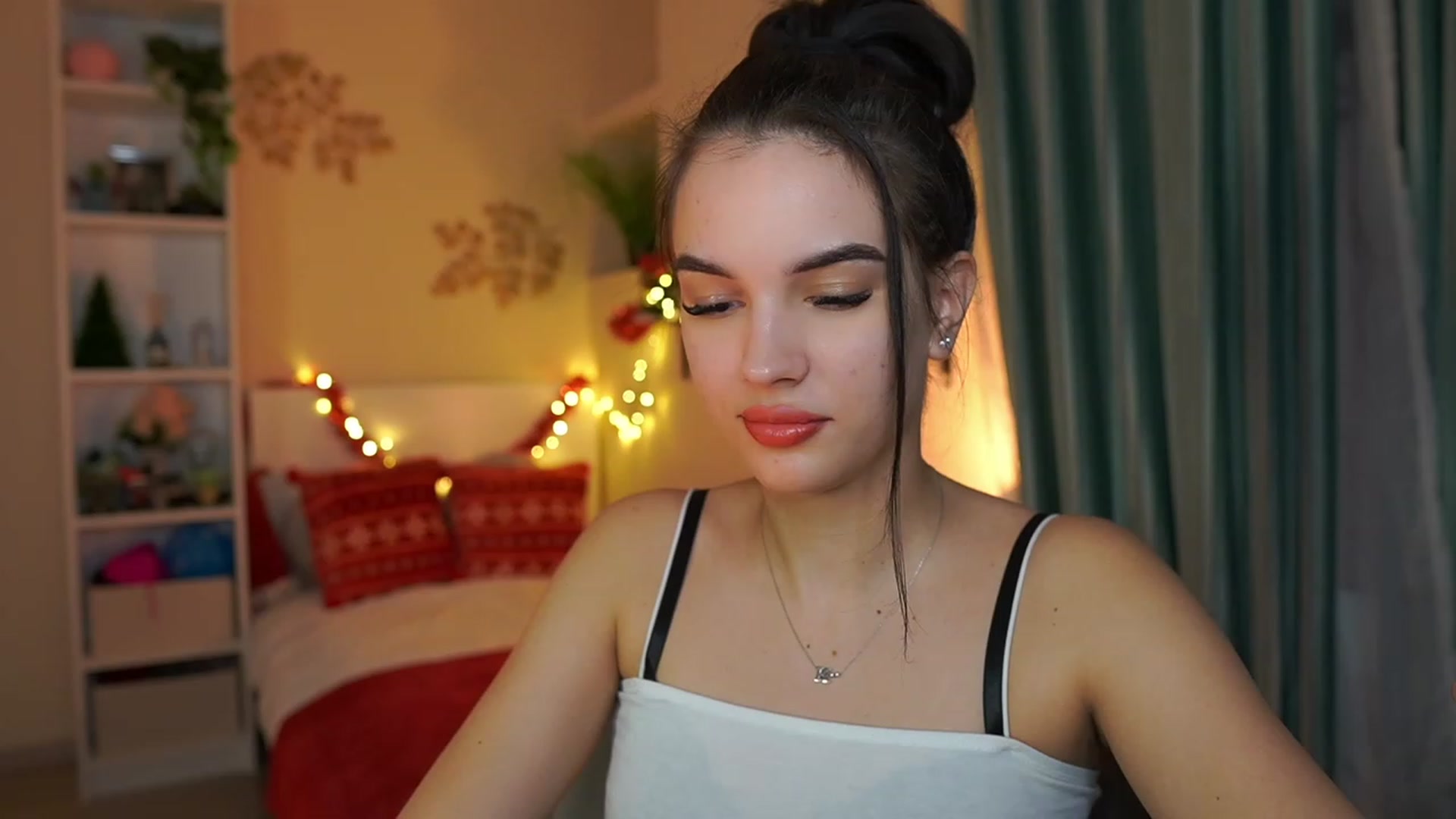 Gallery image thumbnail from Kylie_Quinn's myfreecams stream on, 12/29/2023, 20:10 image 8 of 20