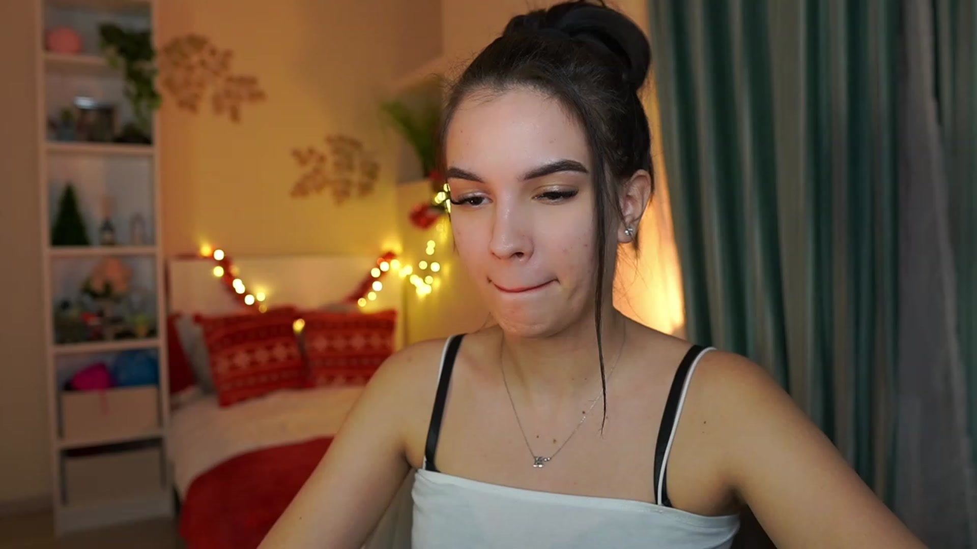 Gallery image thumbnail from Kylie_Quinn's myfreecams stream on, 12/29/2023, 22:11 image 4 of 20