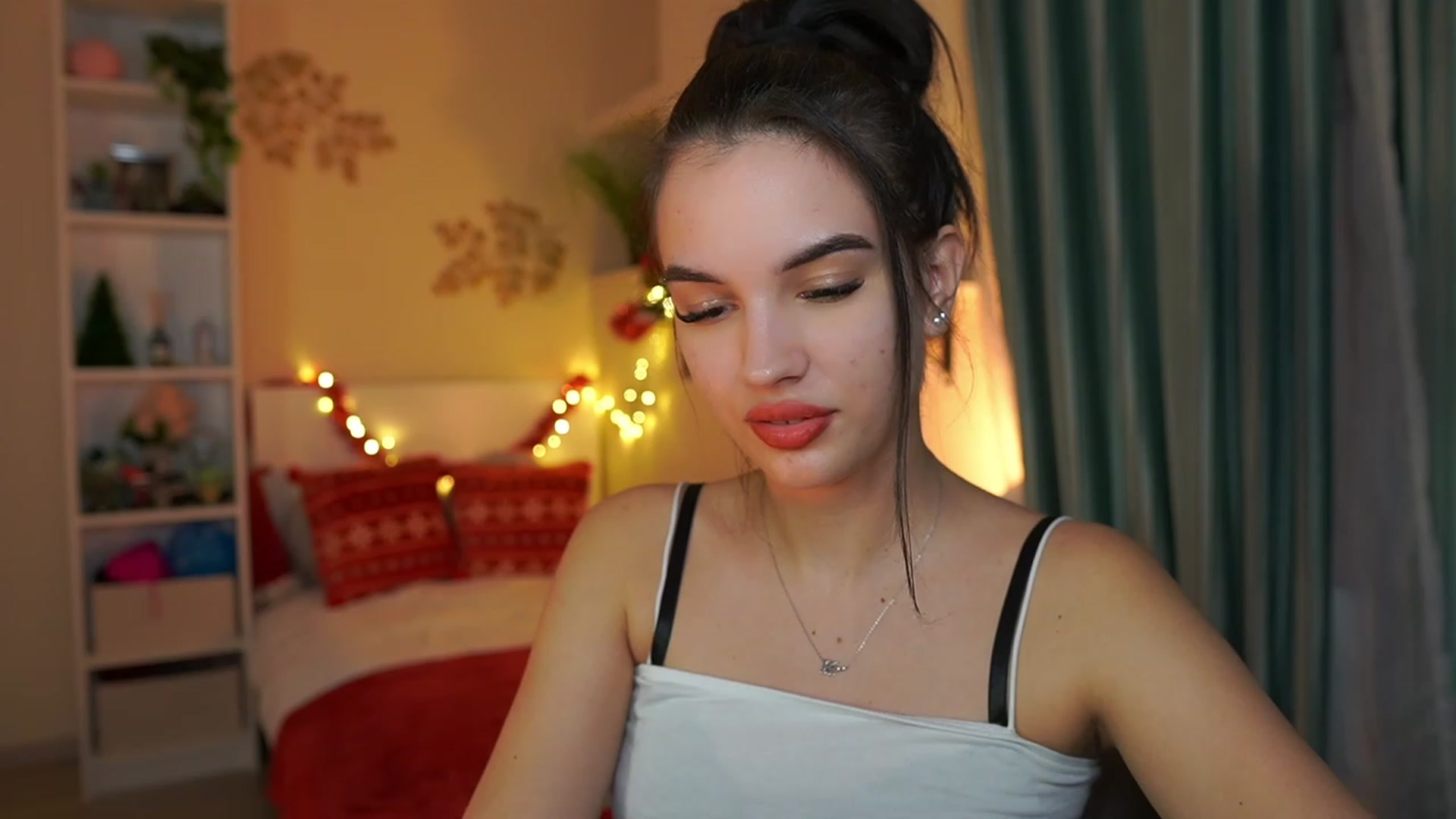 Gallery image thumbnail from Kylie_Quinn's myfreecams stream on, 12/29/2023, 22:11 image 16 of 20