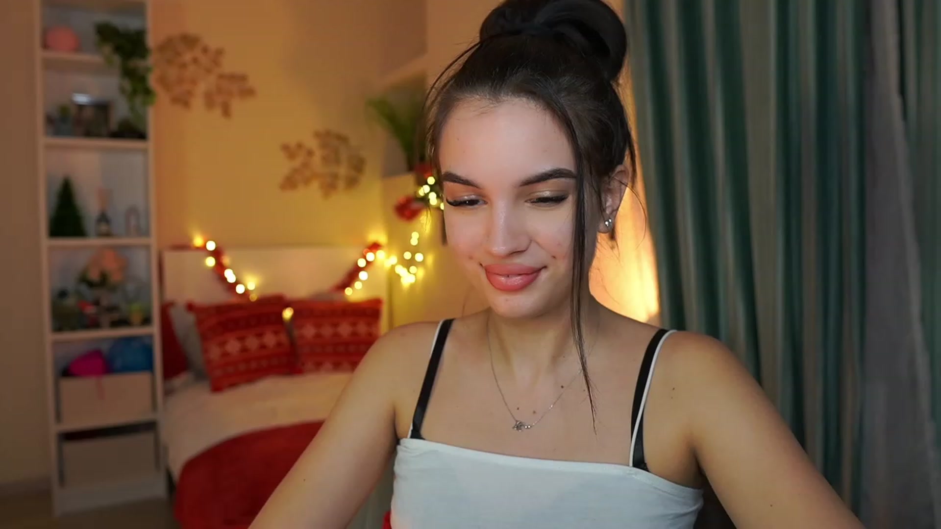 Gallery image thumbnail from Kylie_Quinn's myfreecams stream on, 12/29/2023, 22:11 image 5 of 20