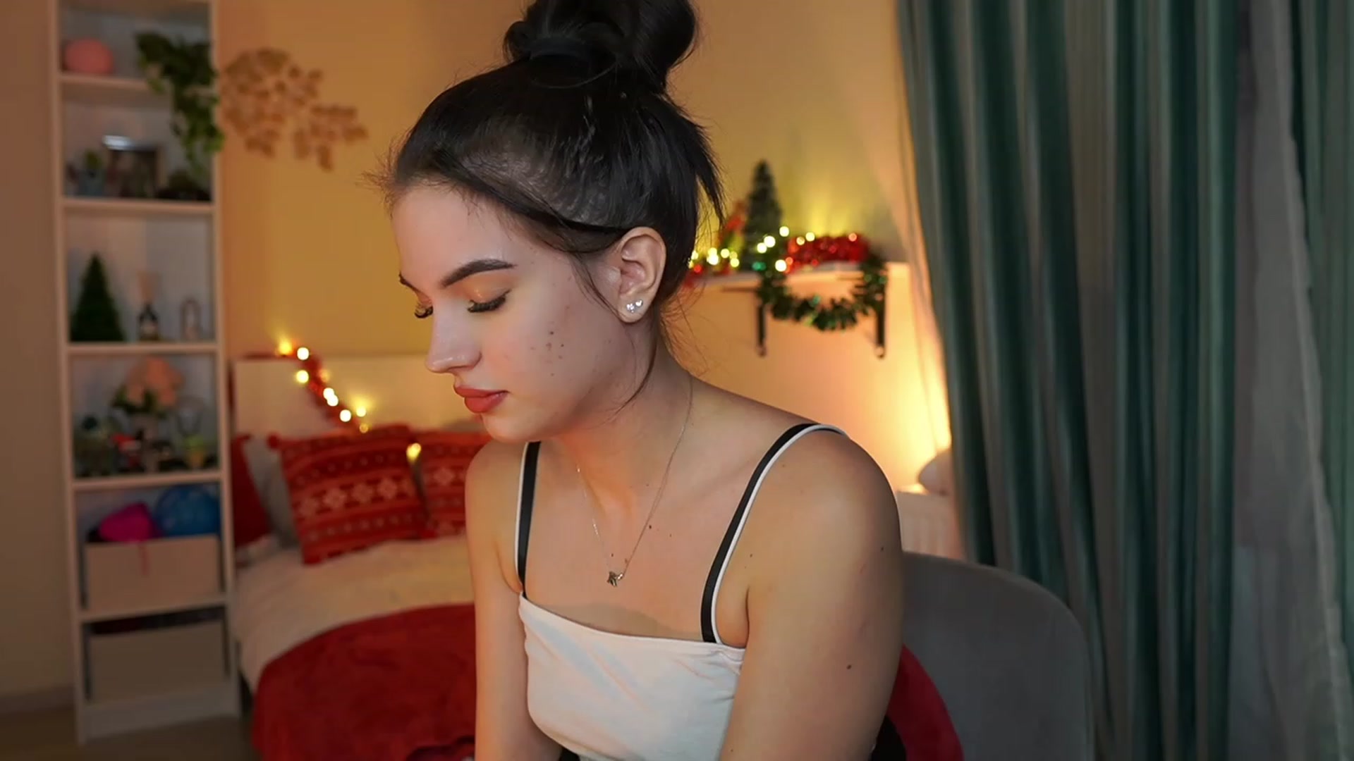 Gallery image thumbnail from Kylie_Quinn's myfreecams stream on, 12/29/2023, 22:46 image 12 of 20