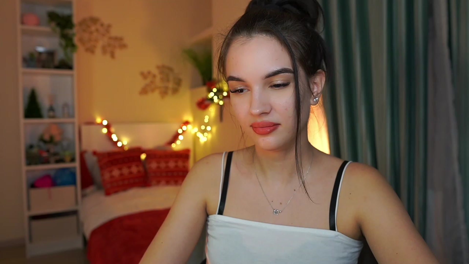 Gallery image thumbnail from Kylie_Quinn's myfreecams stream on, 12/29/2023, 22:46 image 18 of 20