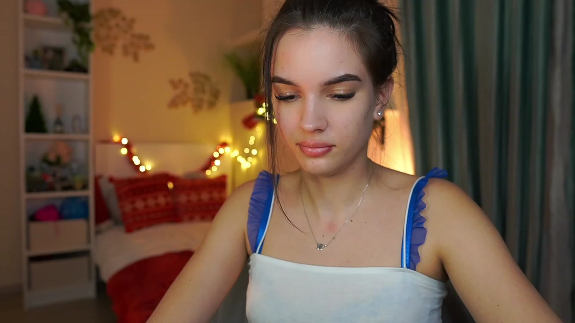 Gallery image thumbnail from Kylie_Quinn's myfreecams stream on, 12/31/2023, 24:01 image 7 of 20