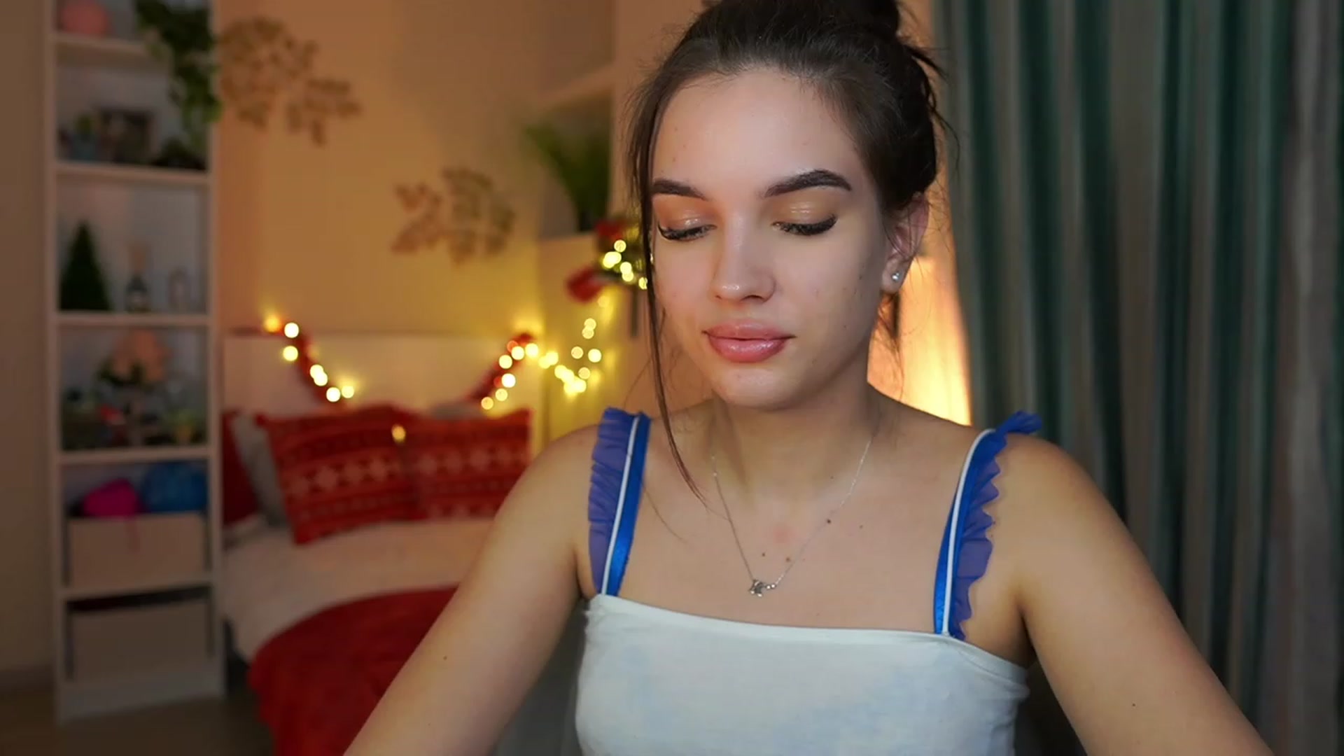 Gallery image thumbnail from Kylie_Quinn's myfreecams stream on, 12/31/2023, 24:01 image 14 of 20