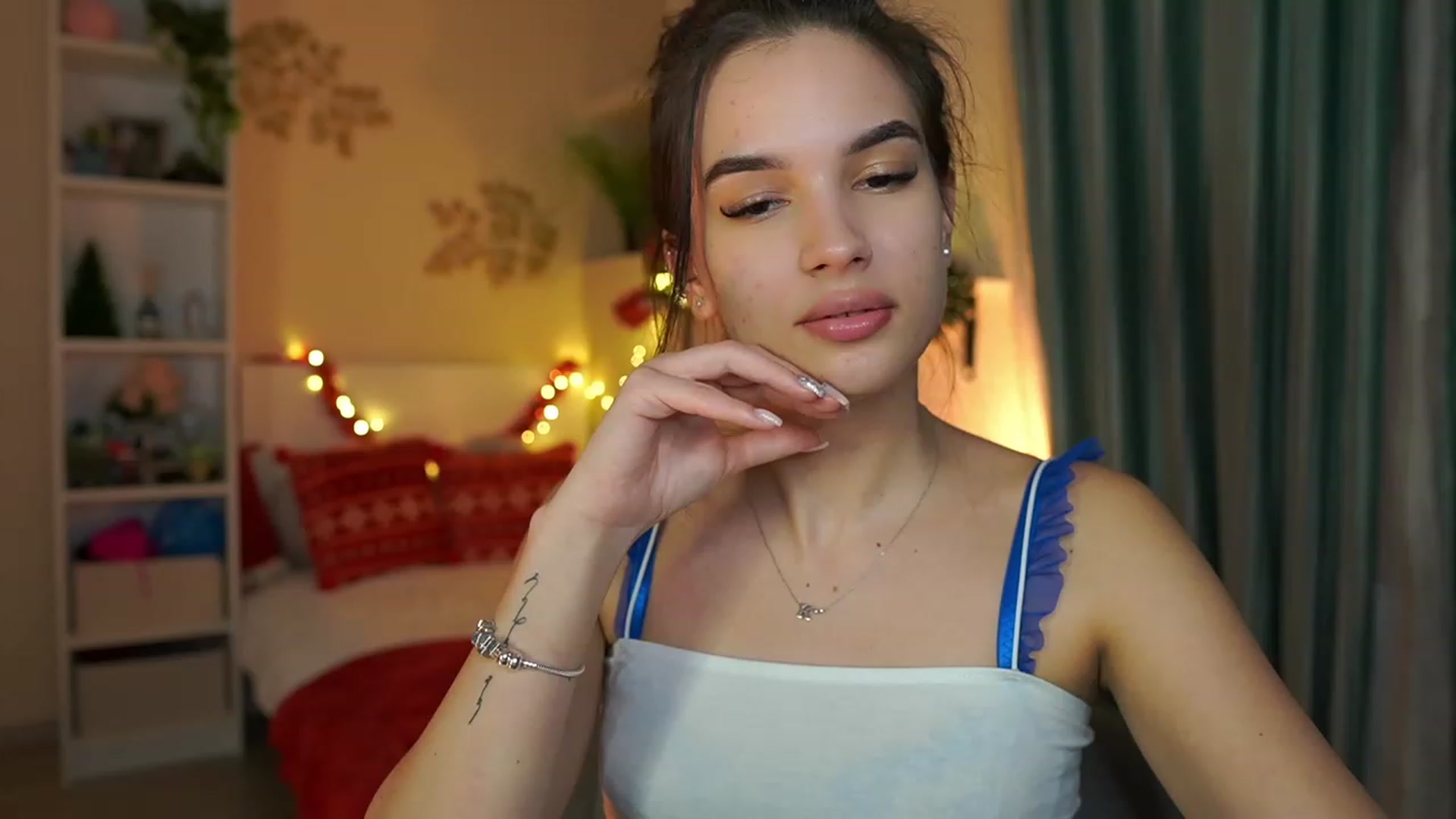 Gallery image thumbnail from Kylie_Quinn's myfreecams stream on, 12/31/2023, 24:18 image 4 of 20