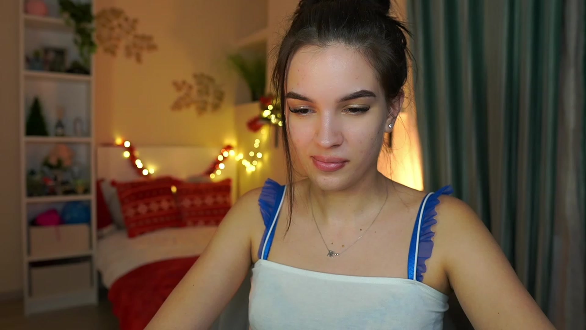 Gallery image thumbnail from Kylie_Quinn's myfreecams stream on, 12/31/2023, 24:18 image 16 of 20