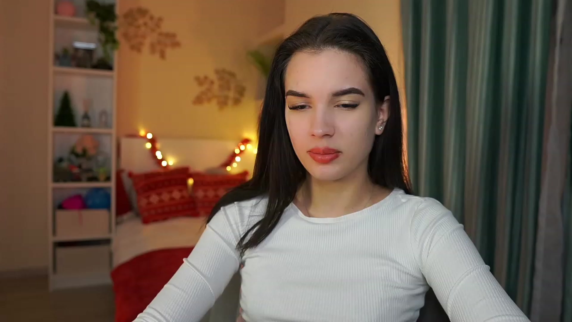Gallery image thumbnail from Kylie_Quinn's myfreecams stream on, 01/01/2024, 21:32 image 1 of 20