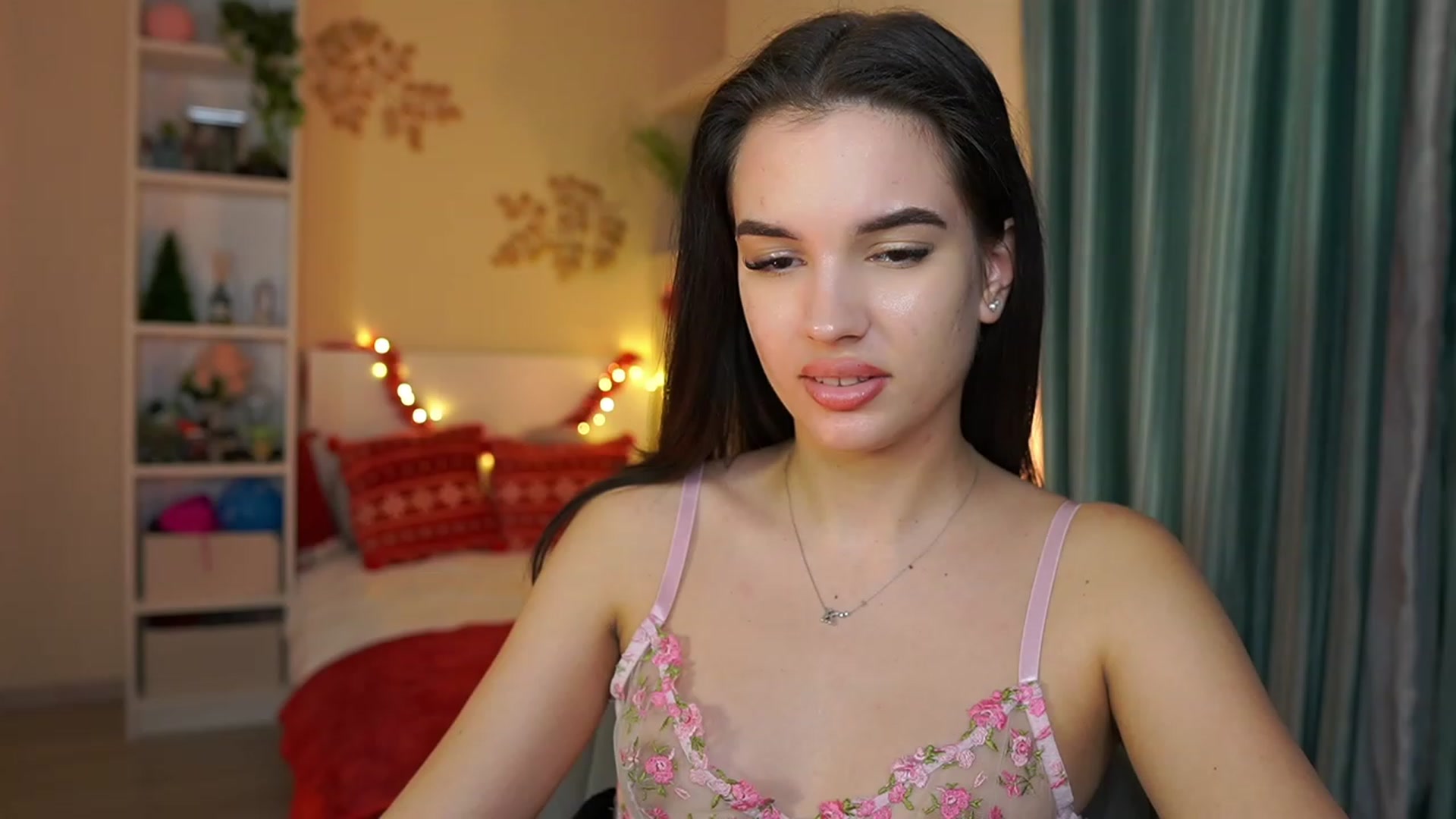 Gallery image thumbnail from Kylie_Quinn's myfreecams stream on, 01/01/2024, 22:26 image 16 of 20