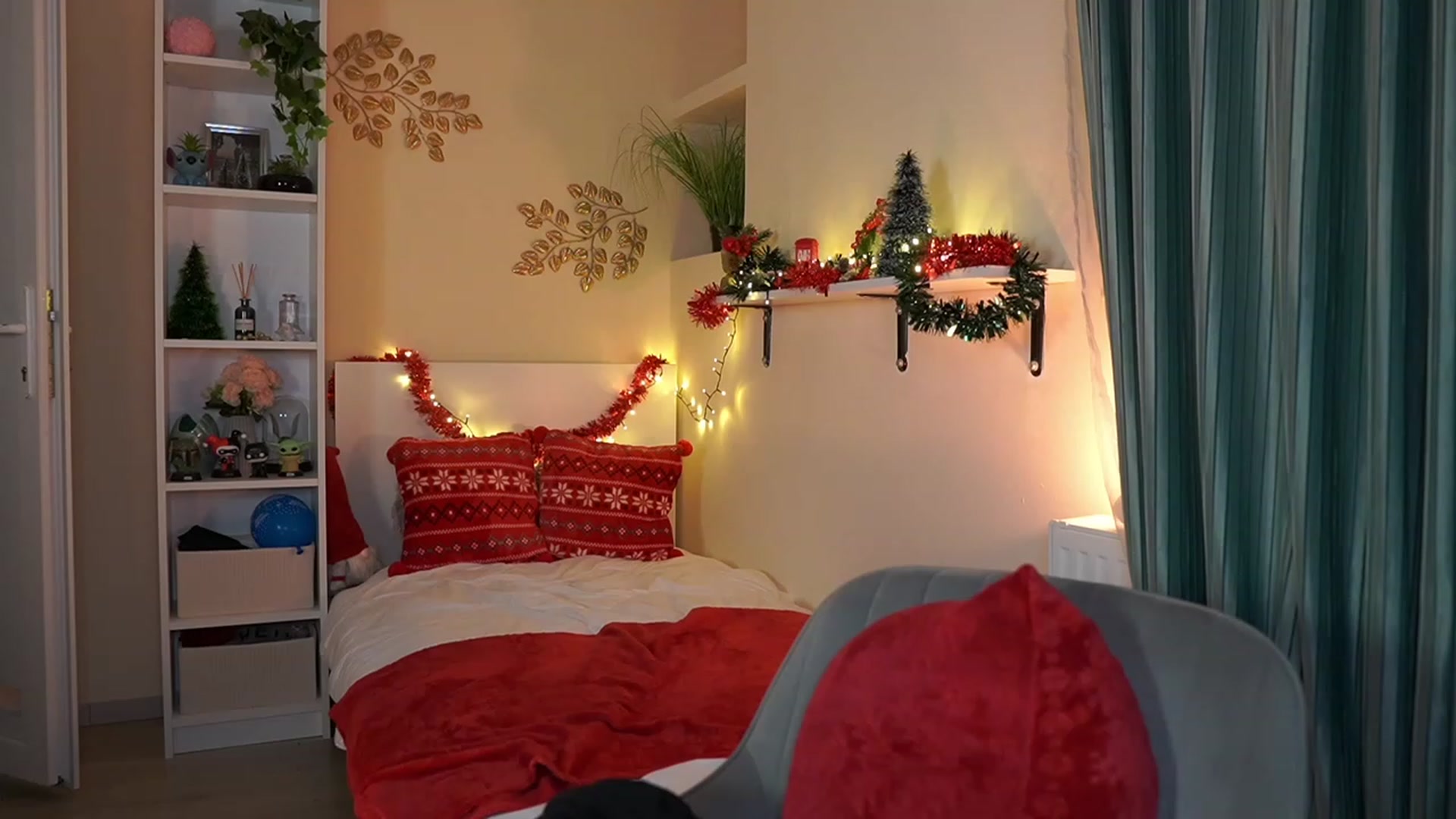 Gallery image thumbnail from Kylie_Quinn's myfreecams stream on, 01/07/2024, 22:16 image 15 of 20