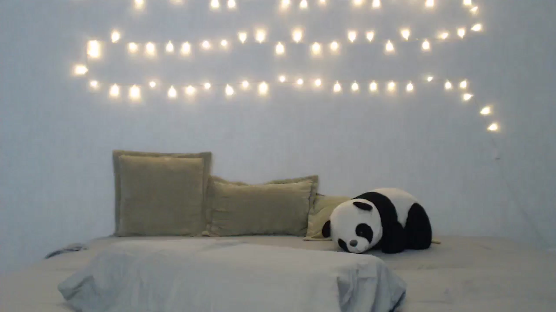 Gallery image thumbnail from Kylie_X's myfreecams stream on, 03/13/2024, 08:13 image 17 of 20