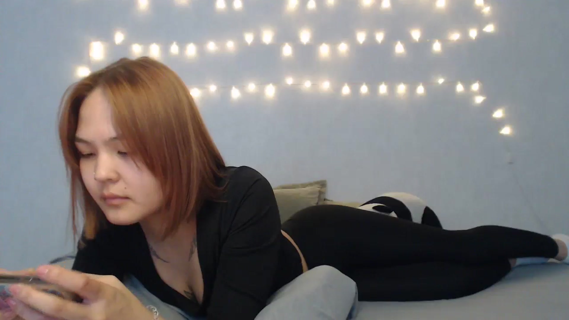 Gallery image thumbnail from Kylie_X's myfreecams stream on, 03/13/2024, 08:13 image 7 of 20