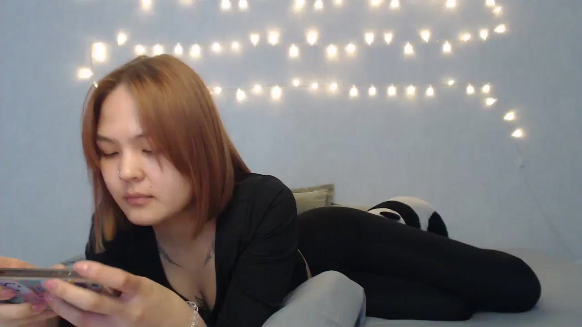 Gallery image thumbnail from Kylie_X's myfreecams stream on, 03/13/2024, 08:13 image 13 of 20