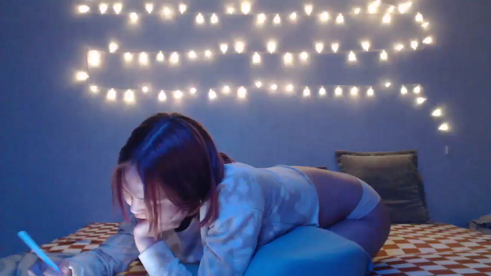 Gallery image thumbnail from Kylie_X's myfreecams stream on, 03/16/2024, 17:46 image 4 of 20