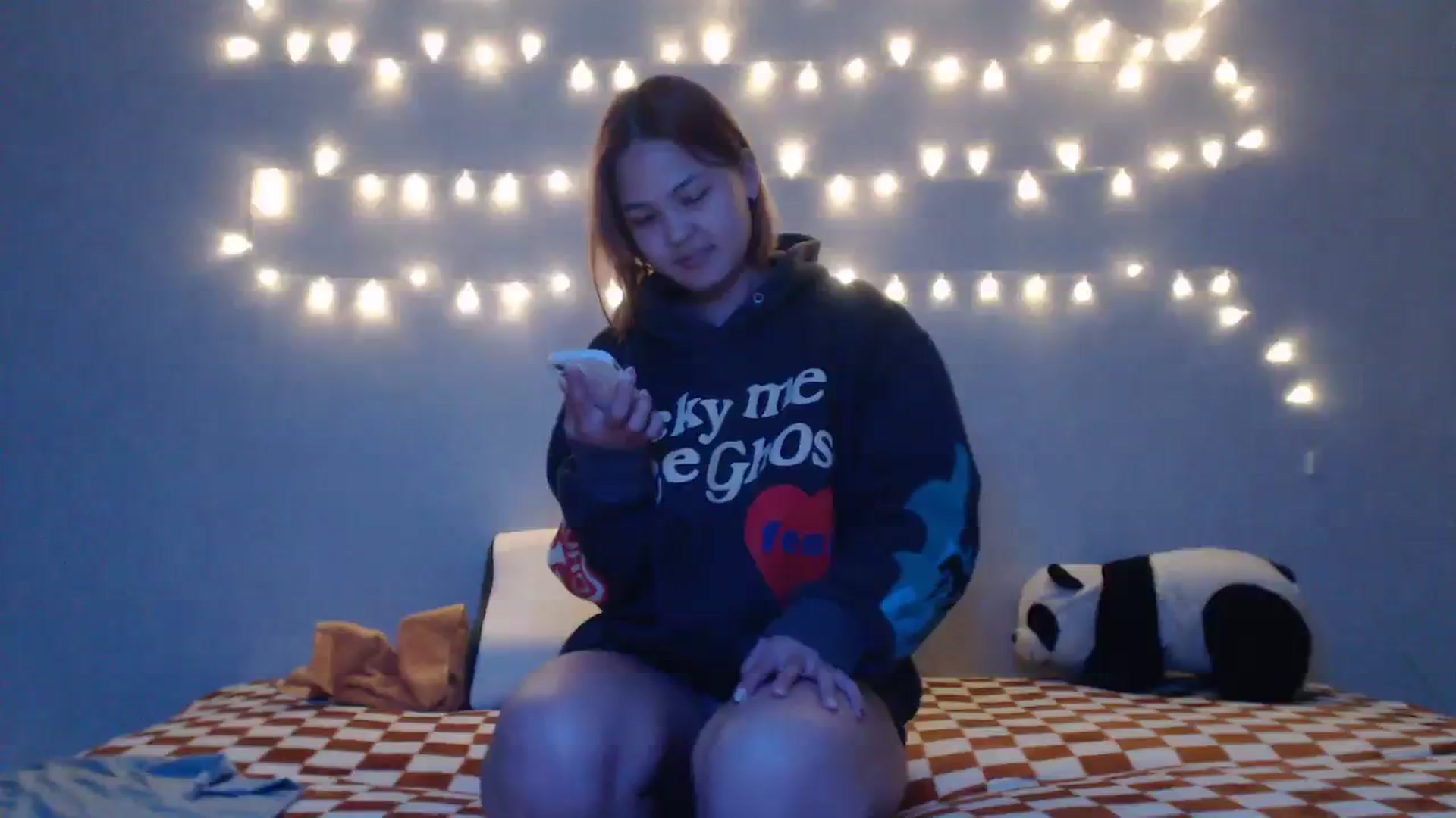 Gallery image thumbnail from Kylie_X's myfreecams stream on, 03/19/2024, 15:39 image 16 of 20
