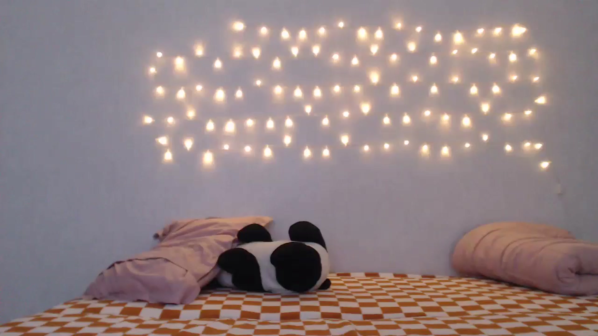 Gallery image thumbnail from Kylie_X's myfreecams stream on, 07/01/2024, 11:40 image 5 of 20
