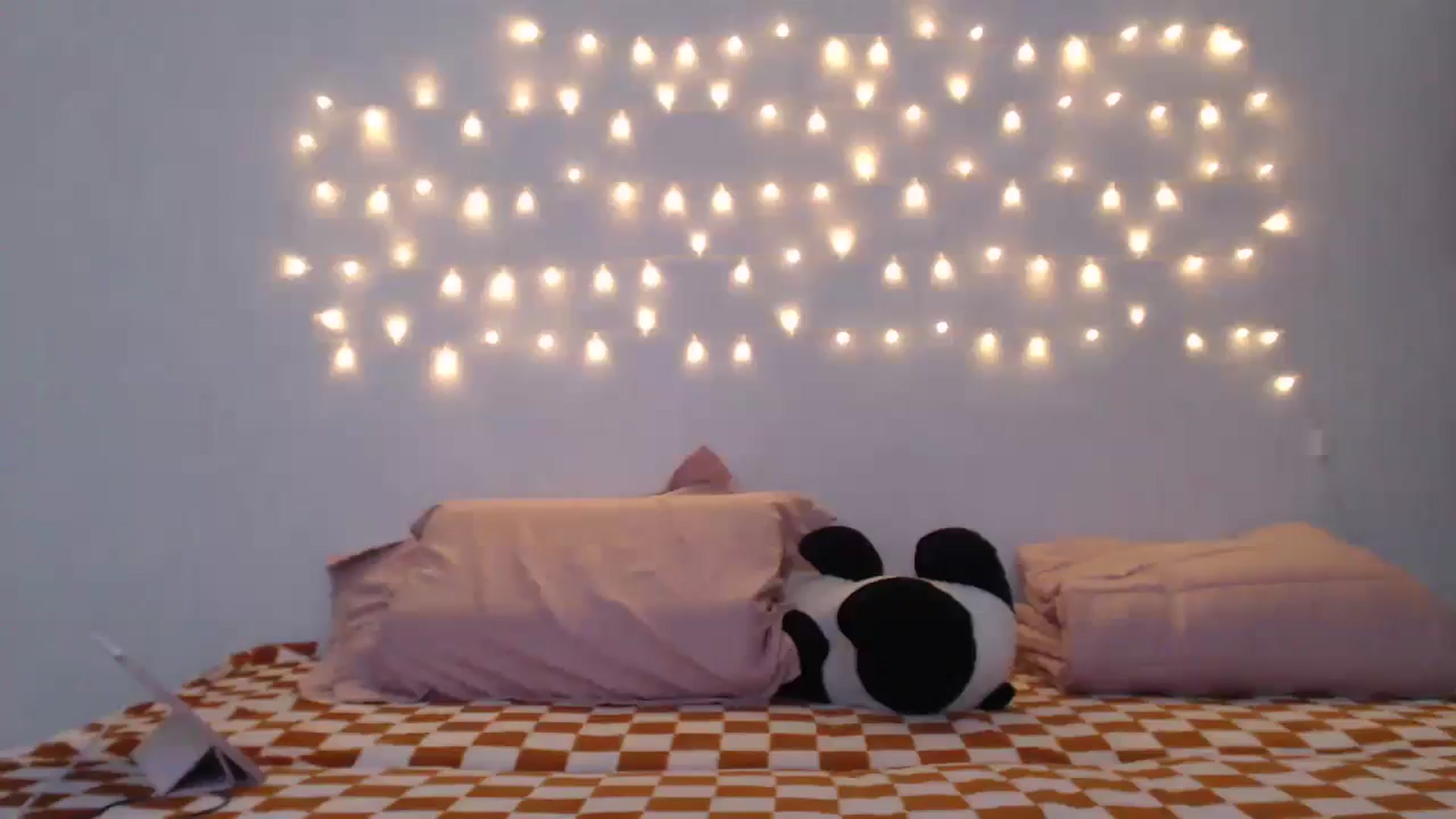 Gallery image thumbnail from Kylie_X's myfreecams stream on, 07/05/2024, 11:54 image 6 of 20