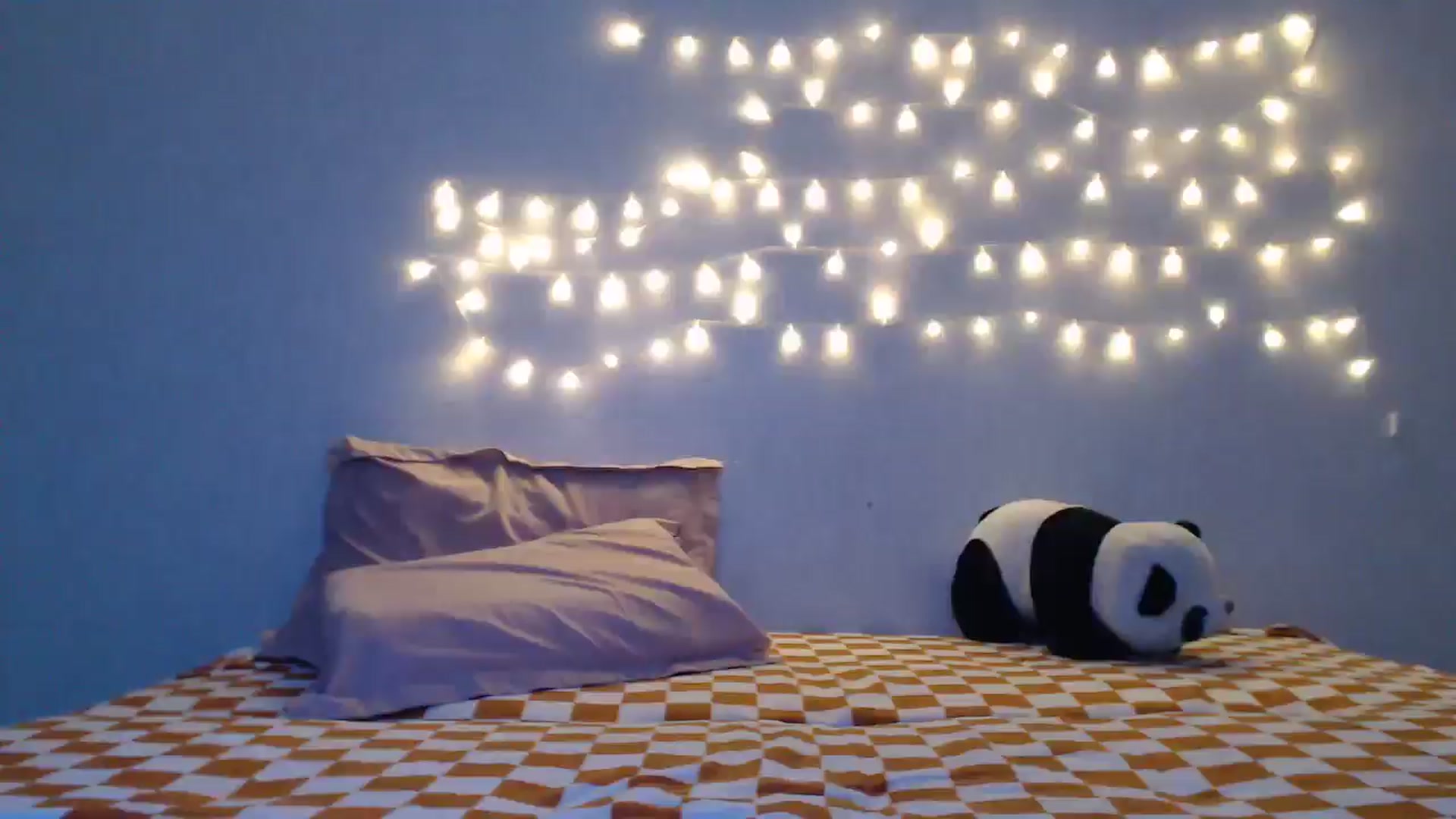 Gallery image thumbnail from Kylie_X's myfreecams stream on, 08/28/2024, 14:37 image 4 of 20