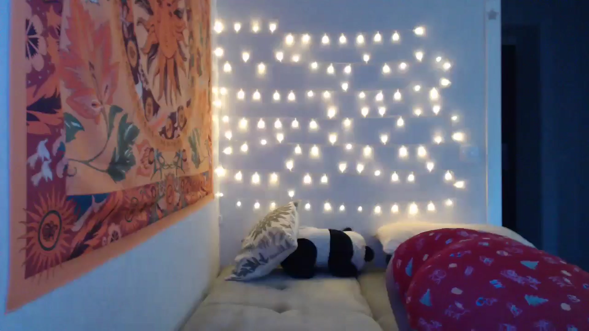 Gallery image thumbnail from Kylie_X's myfreecams stream on, 12/20/2024, 10:19 image 5 of 20