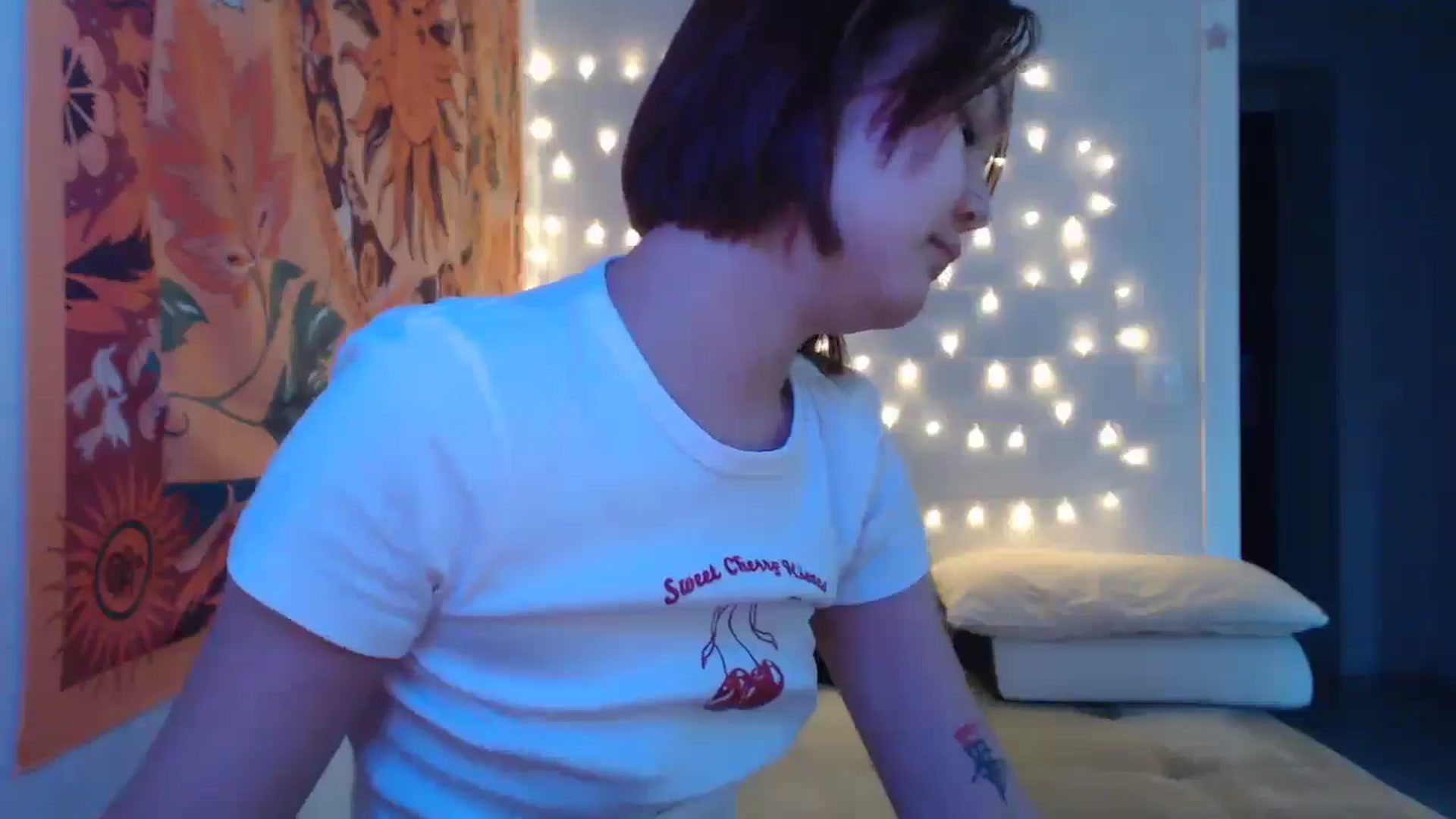 Gallery image thumbnail from Kylie_X's myfreecams stream on, 12/20/2024, 10:19 image 2 of 20