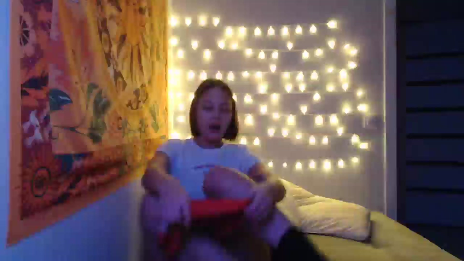 Gallery image thumbnail from Kylie_X's myfreecams stream on, 12/20/2024, 15:51 image 11 of 20
