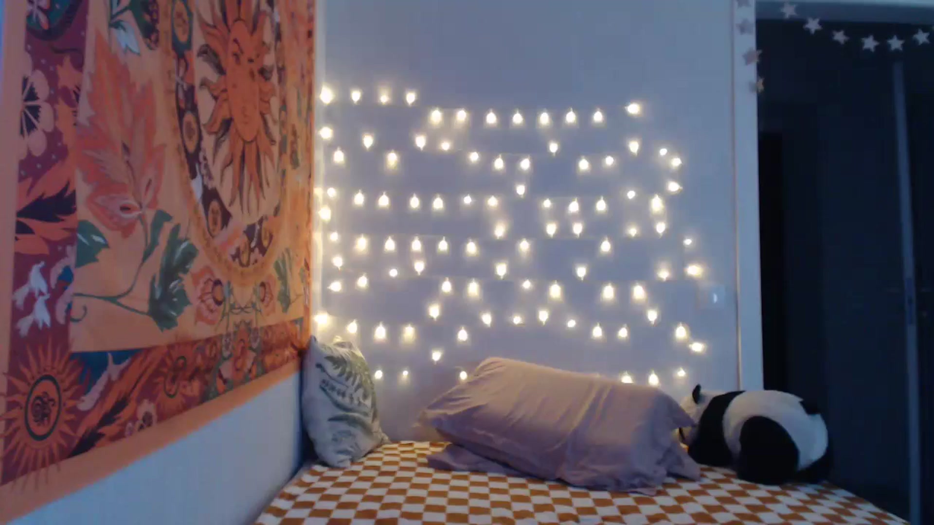 Gallery image thumbnail from Kylie_X's myfreecams stream on, 01/10/2025, 10:15 image 1 of 20